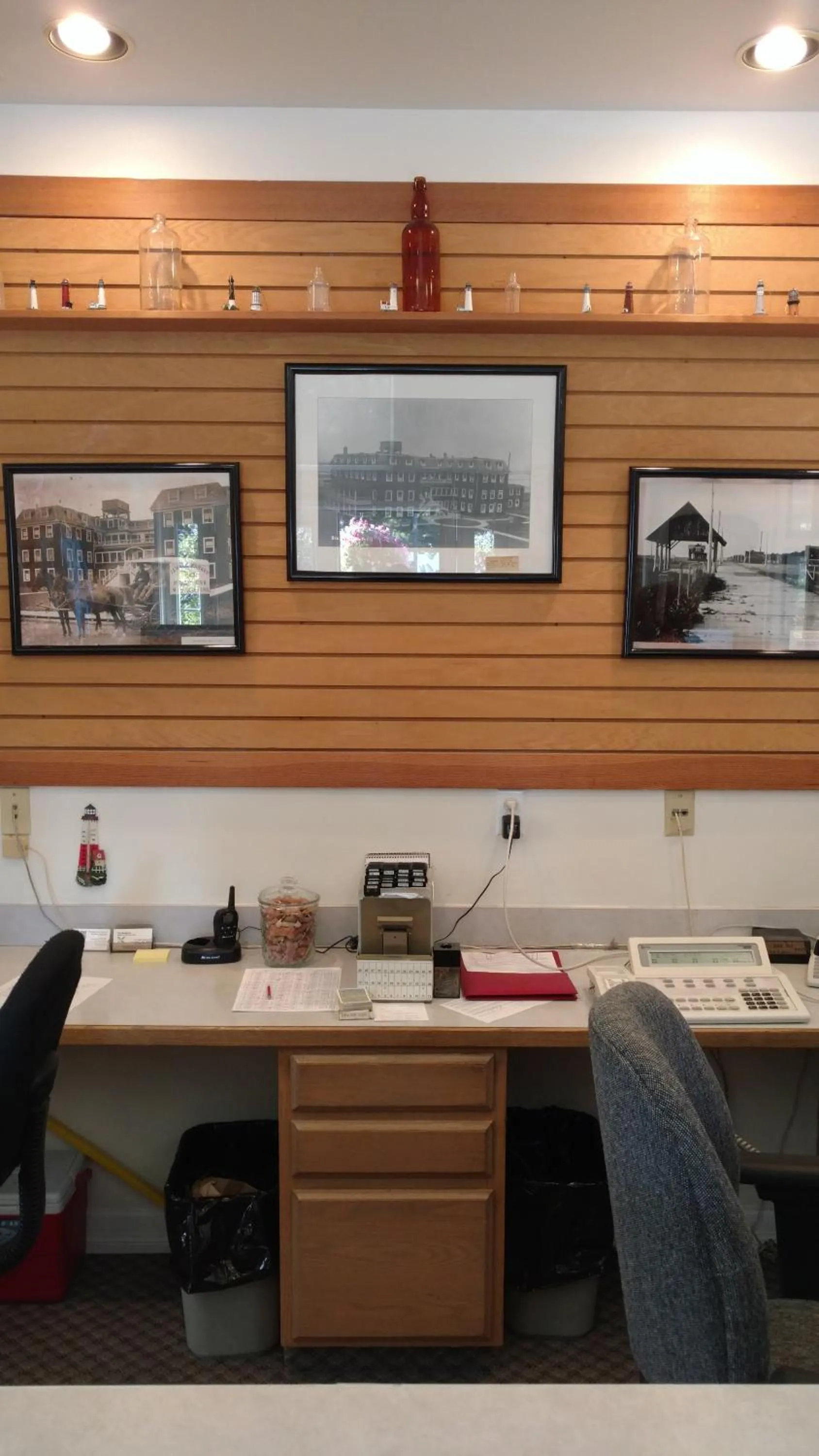 Lobby or reception in The Breakers Long Beach