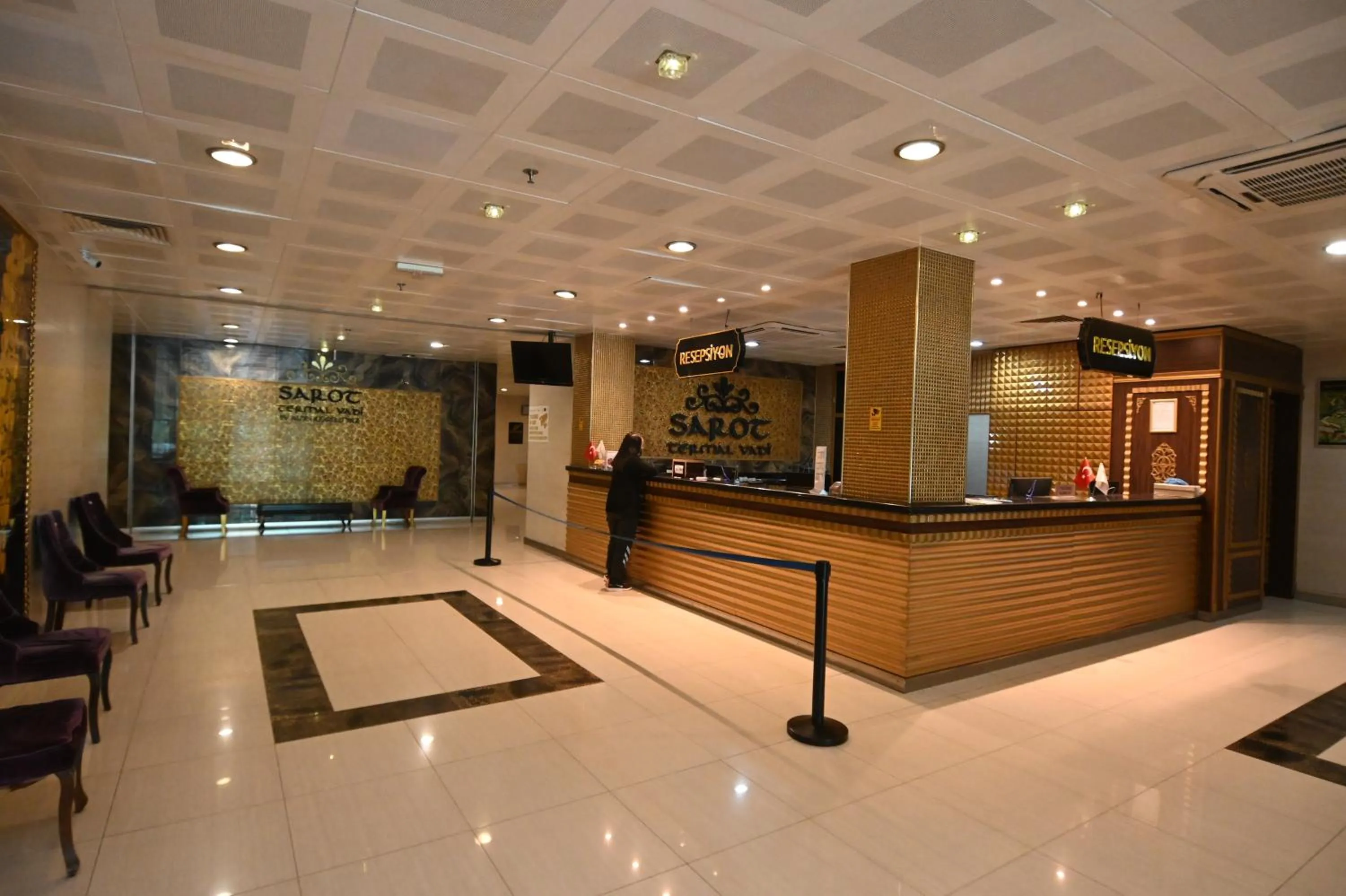Lobby or reception in Sarot Thermal Vadi Tatil Koyu - Halal Hotel