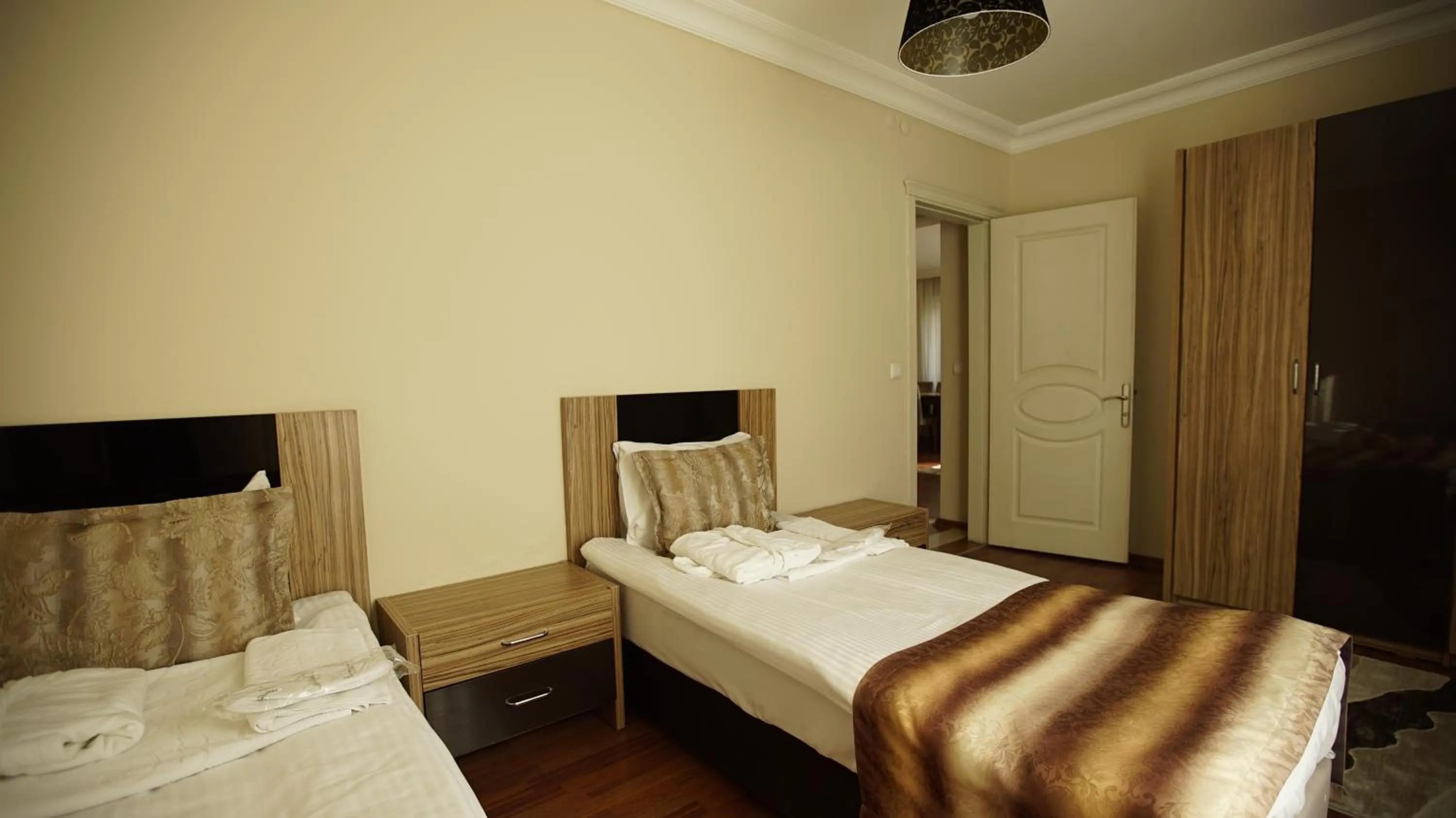 Bedroom, Bed in Sarot Thermal Vadi Tatil Koyu - Halal Hotel