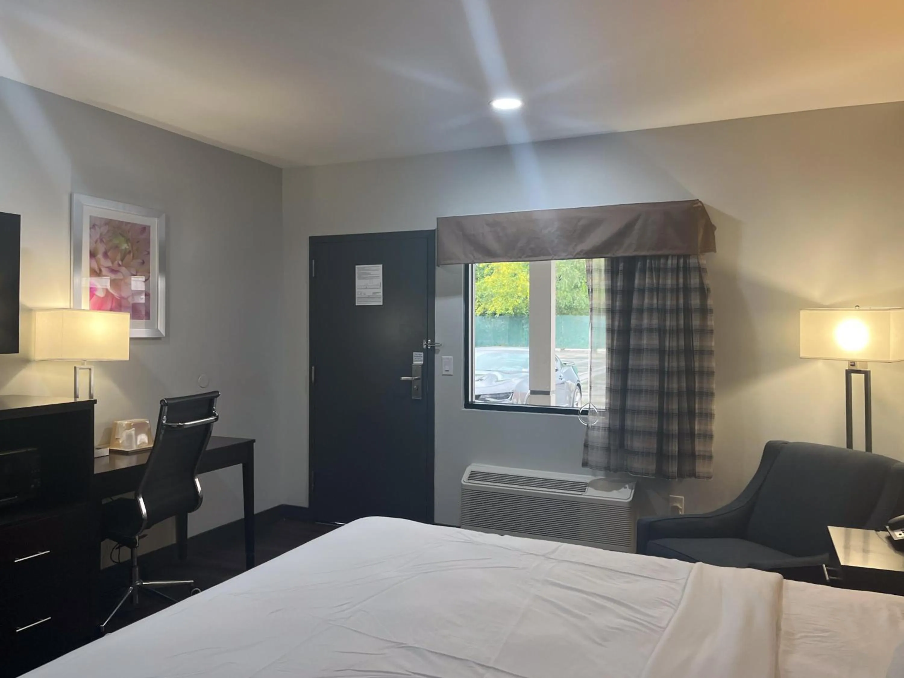 Bedroom, Bed in Studio 6 Bossier City, LA - Shreveport