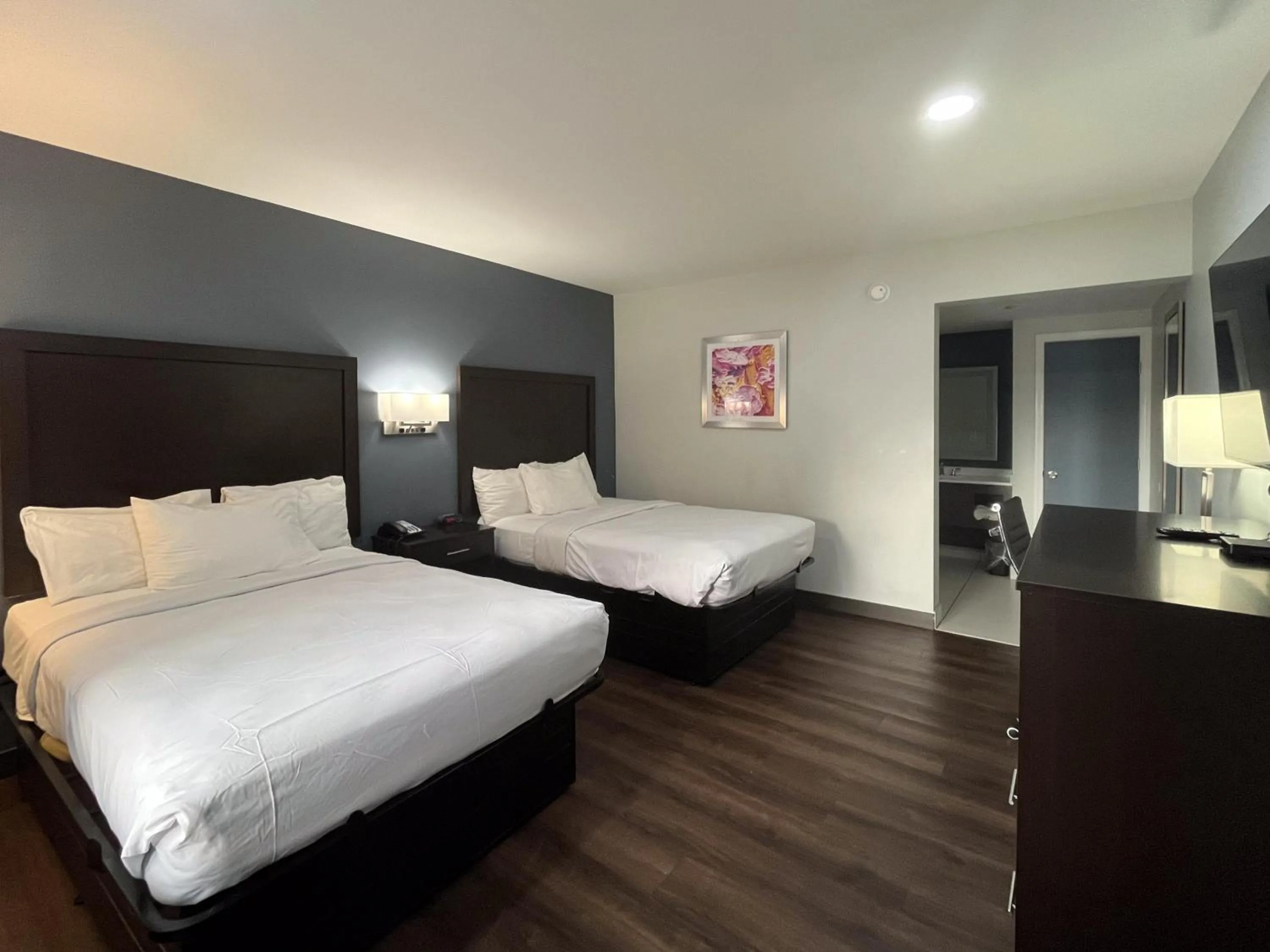 Bedroom, Bed in Studio 6 Bossier City, LA - Shreveport