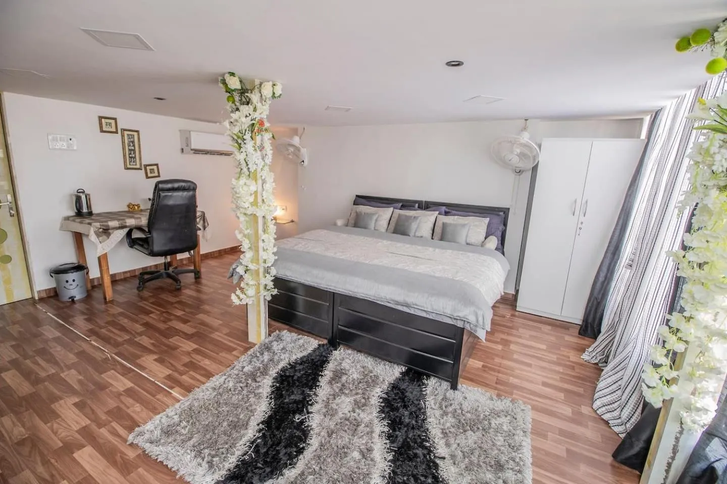 Studio Apartment in OSI Apartments Jogeshwari West