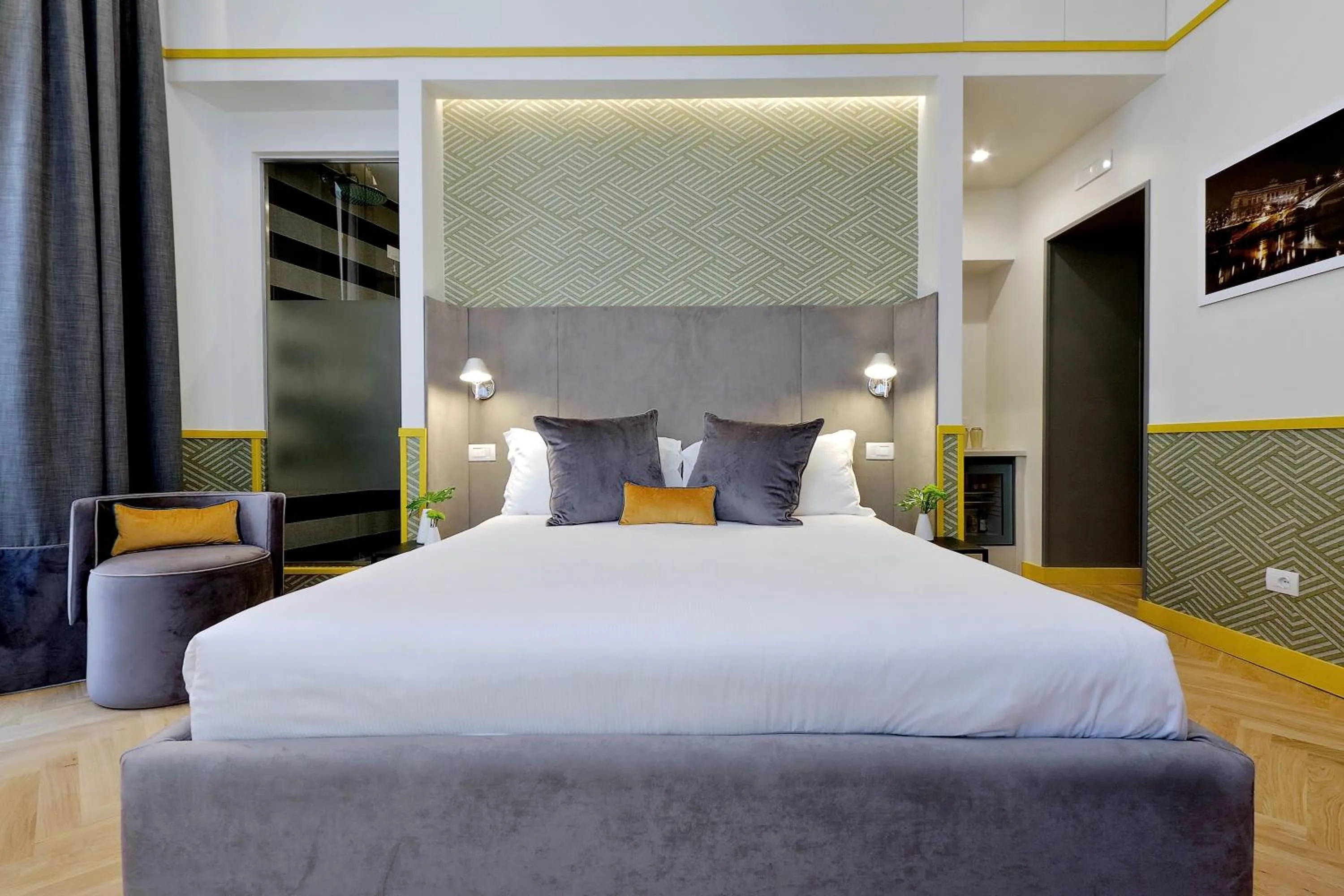 Bed in Roma Five Suites