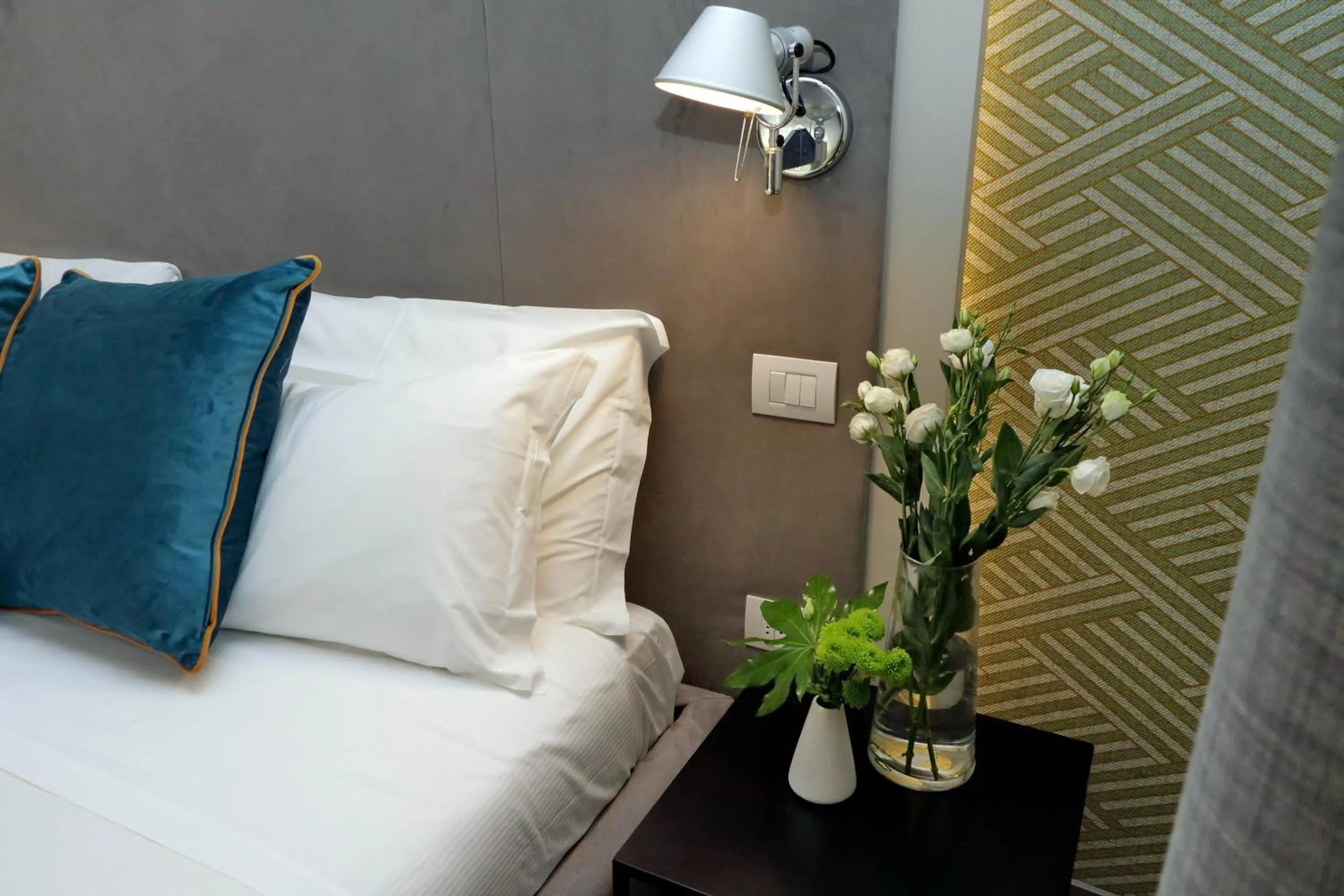 Bed in Roma Five Suites