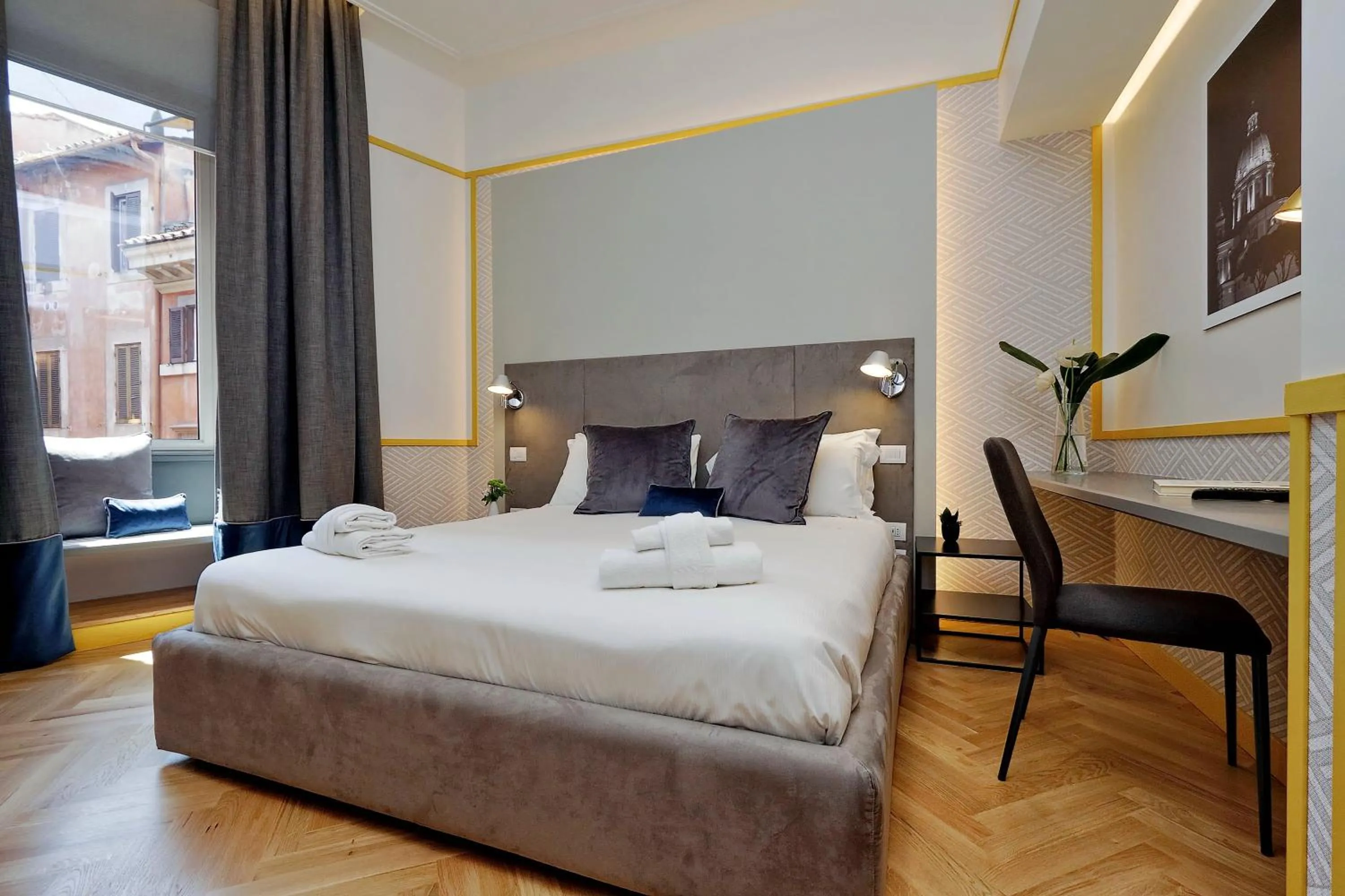 Bed in Roma Five Suites