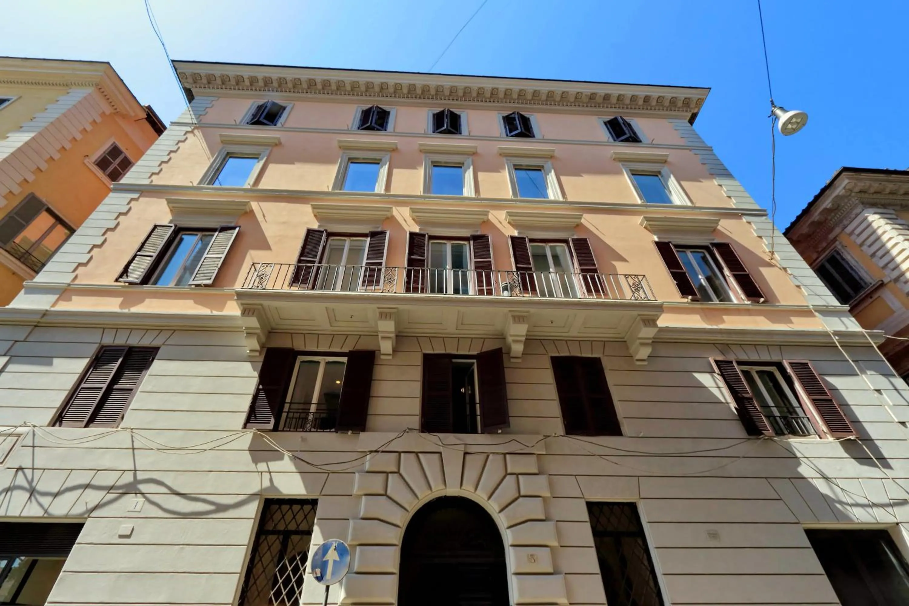 Property building in Roma Five Suites