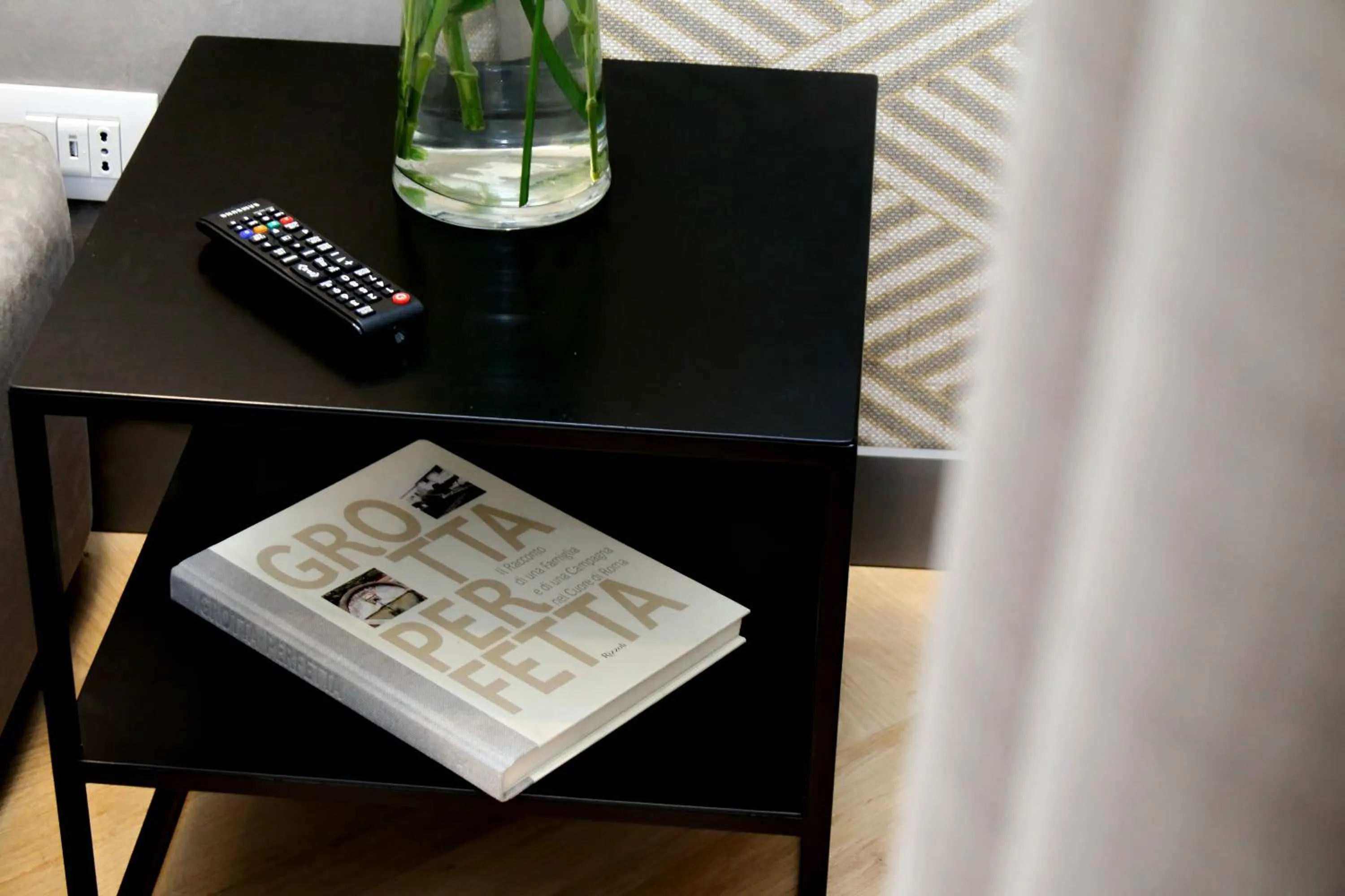 Decorative detail in Roma Five Suites