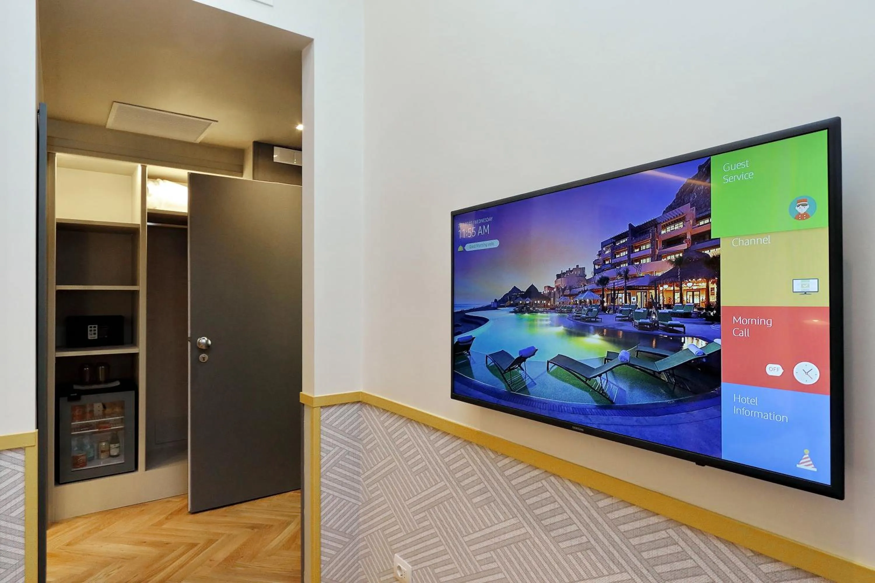 TV and multimedia in Roma Five Suites