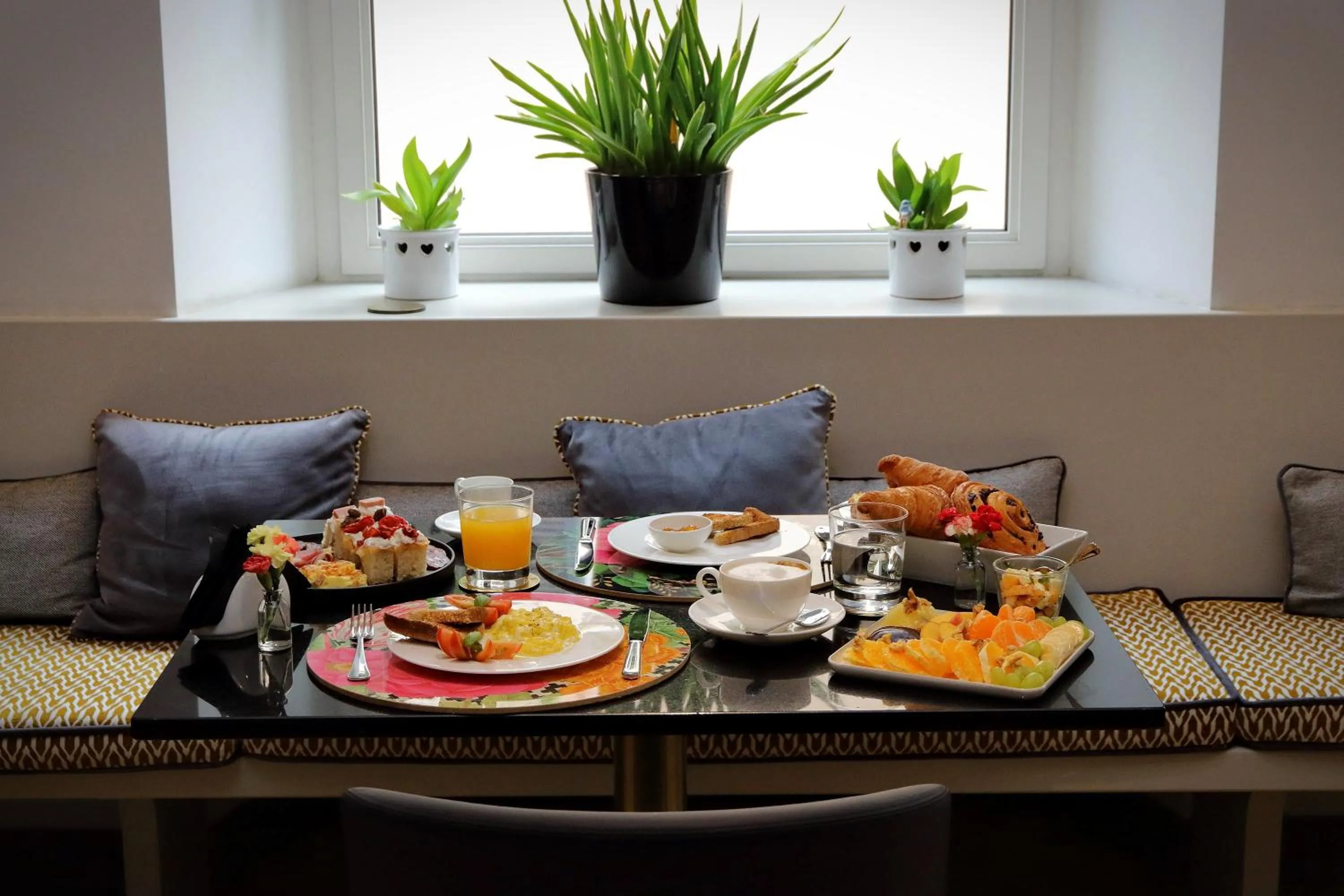 Living room in Roma Five Suites