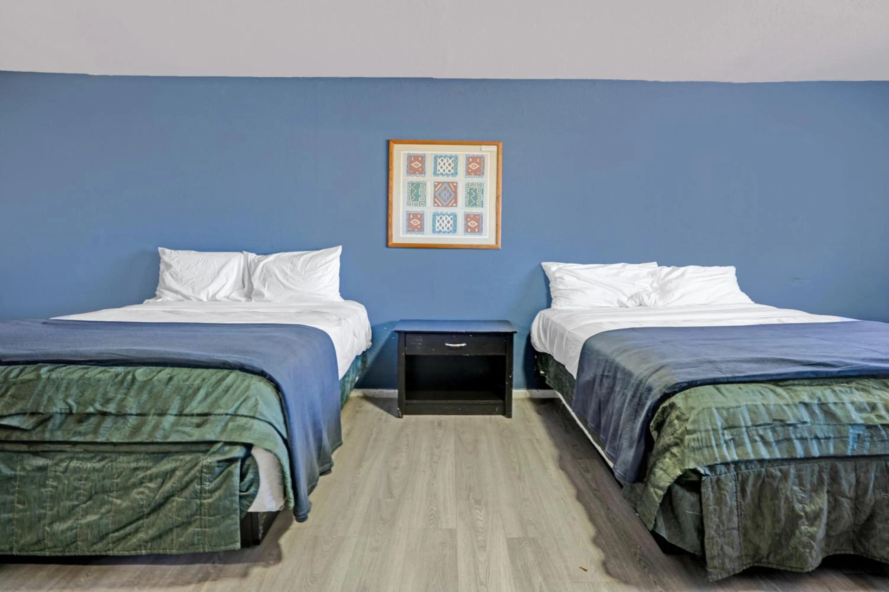 Bedroom, Bed in Super 7 Inn By OYO San Antonio NW Medical Center