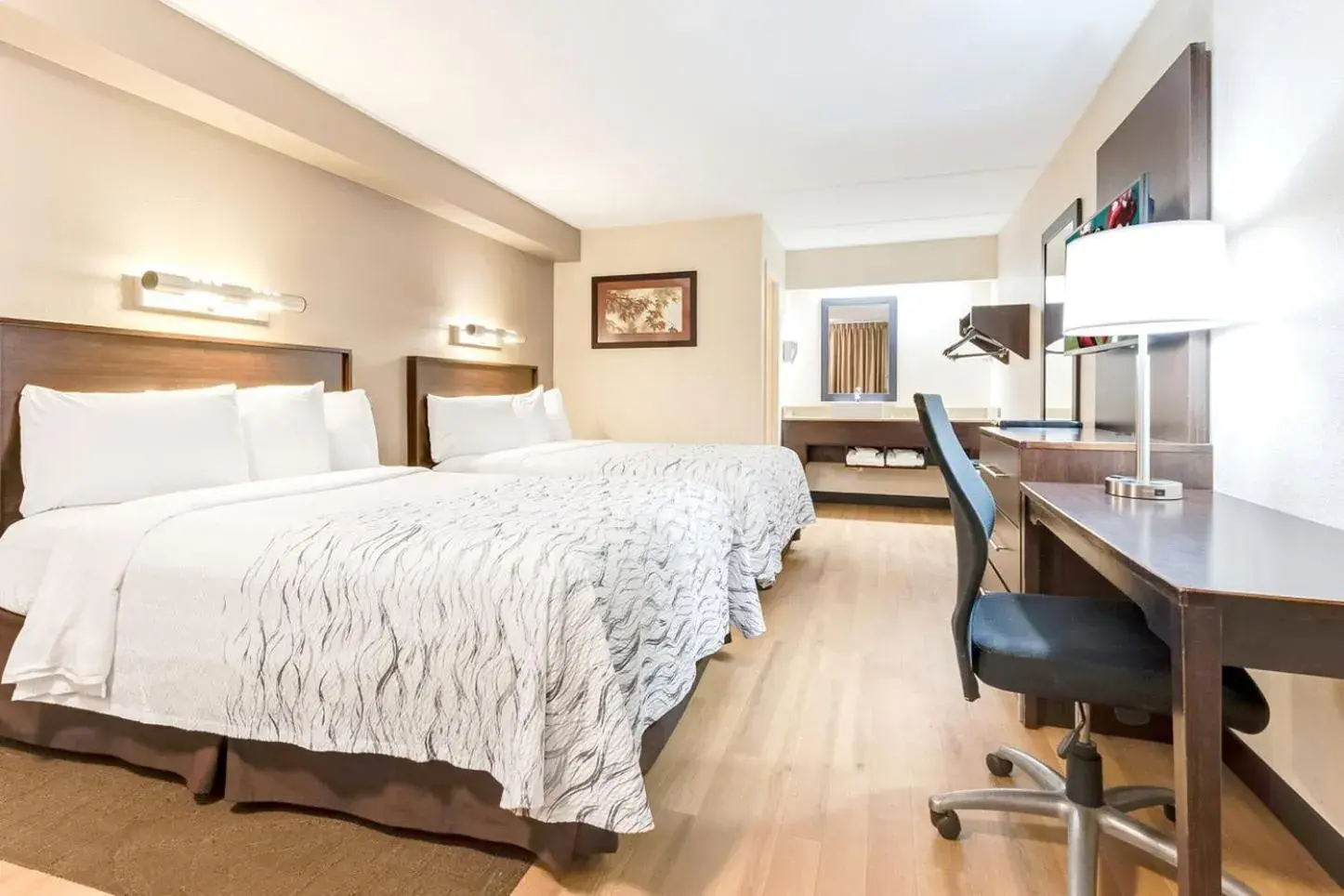 Deluxe Room with Two Double Beds Smoke Free in Red Roof Inn PLUS+ Mt Pleasant - Patriots Point Deluxe Room with Two Double Beds Smoke Free in Red Roof Inn PLUS+ Mt Pleasant - Patriots Point