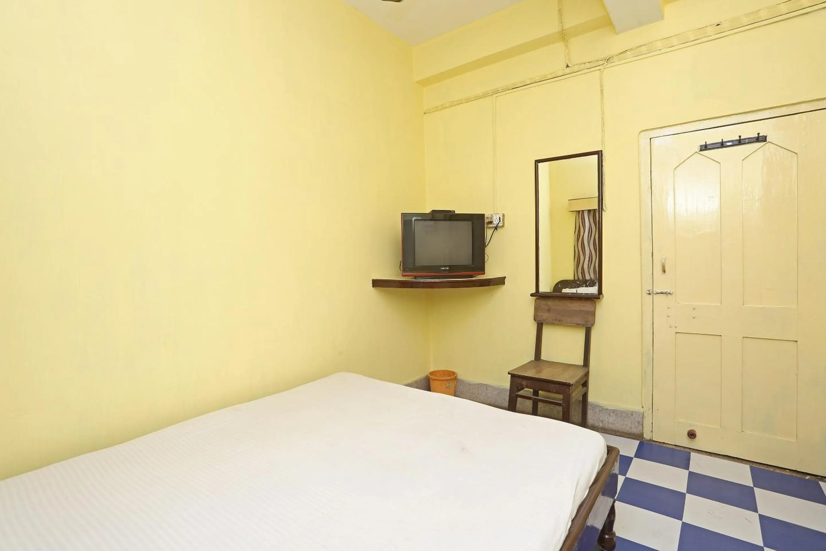 Bedroom, Bed in Hotel O Surya