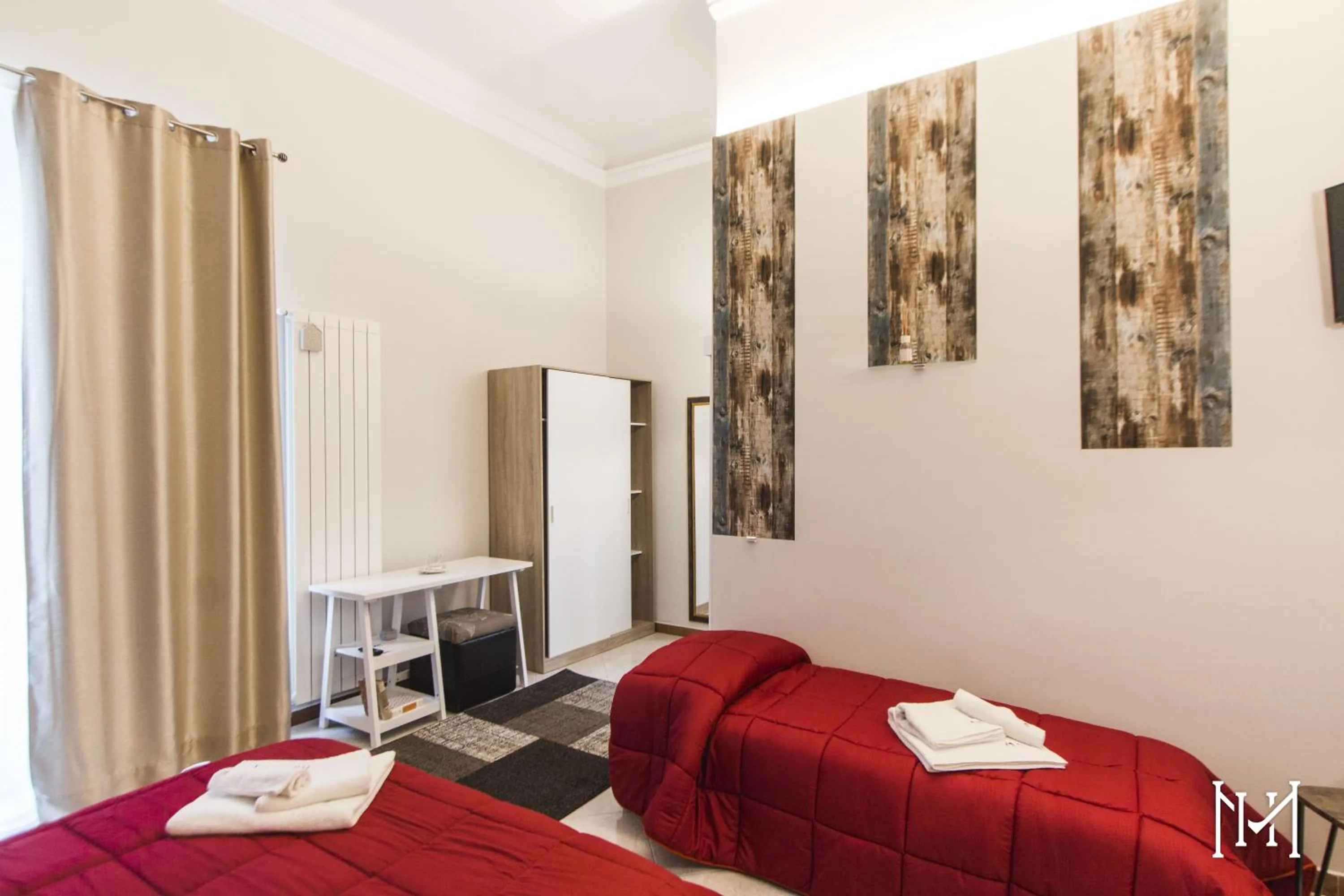 Photo of the whole room, Bed in Mulberry House