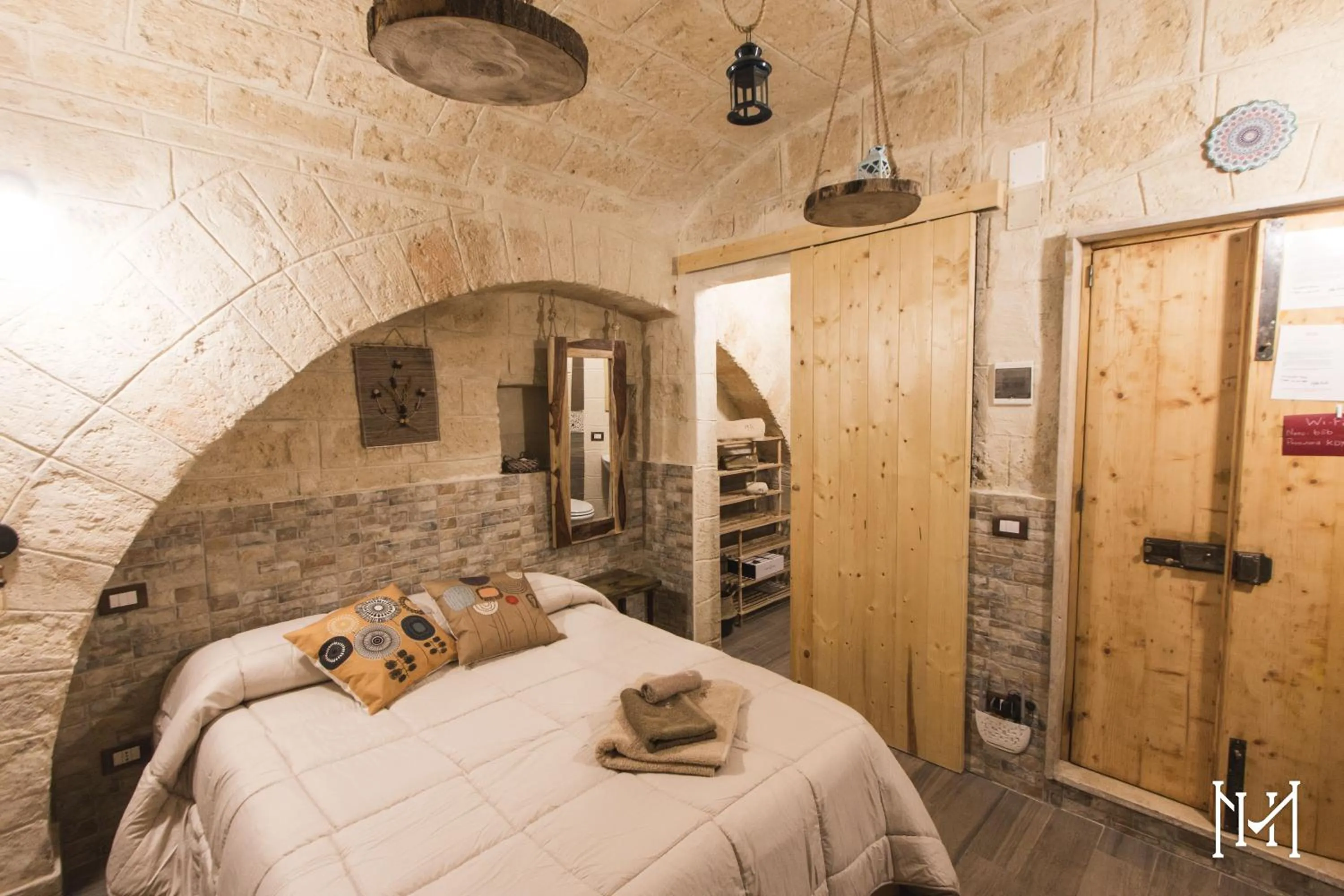 Photo of the whole room, Bed in Mulberry House