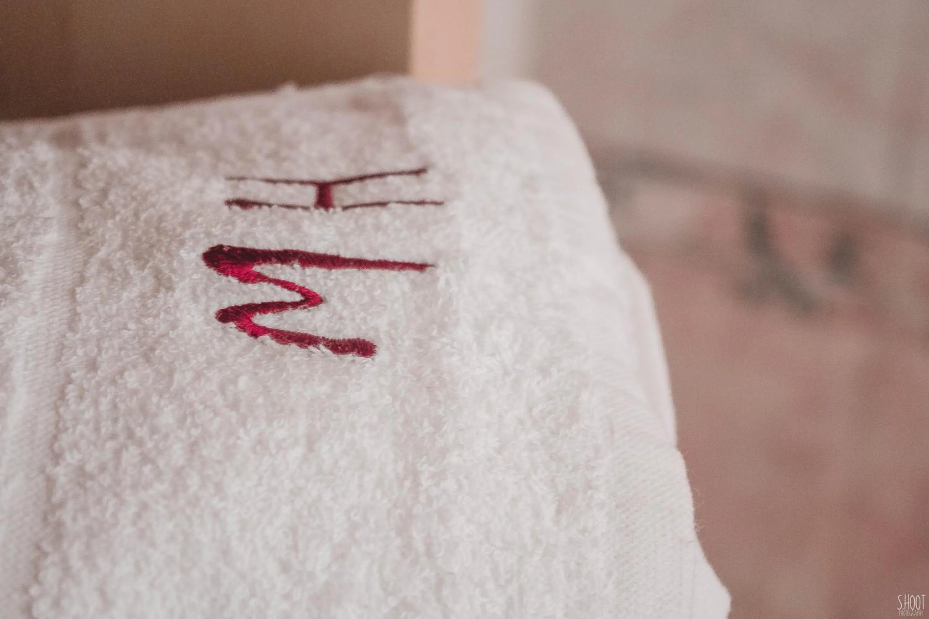 Logo/Certificate/Sign in Mulberry House