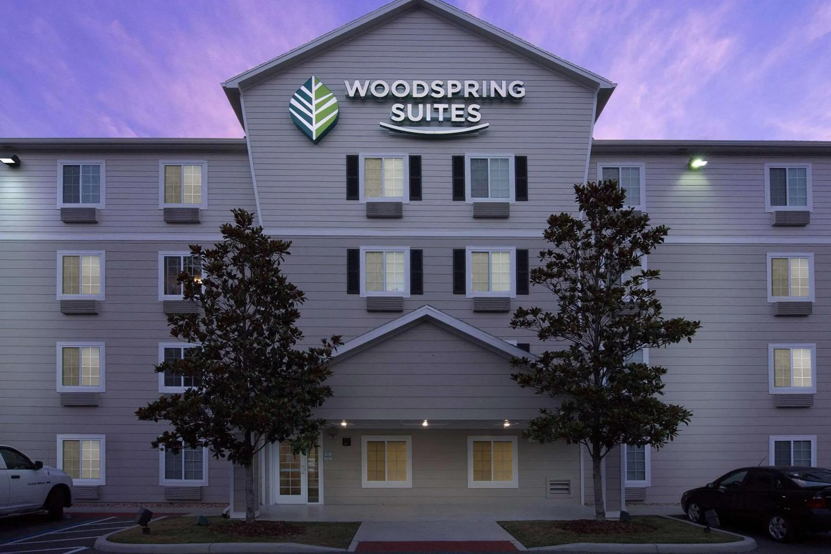 Property building in WoodSpring Suites Gainesville I-75