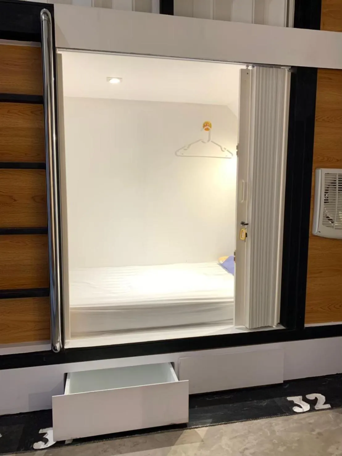 Sleepbox Hostel Suratthani