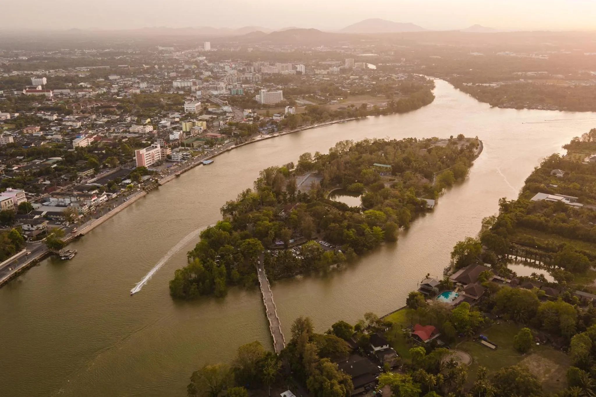 Sleepbox Hostel Suratthani