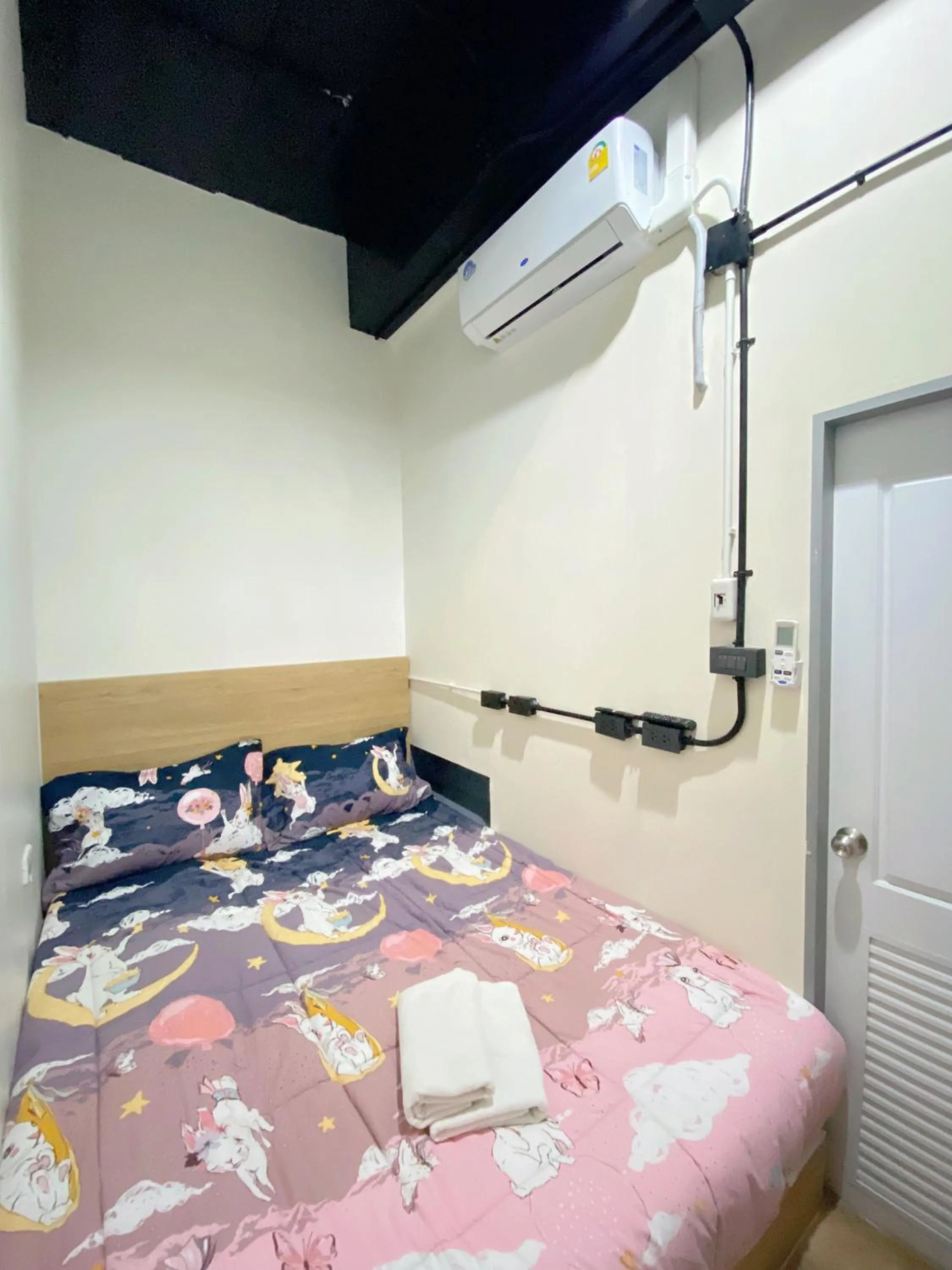 Sleepbox Hostel Suratthani