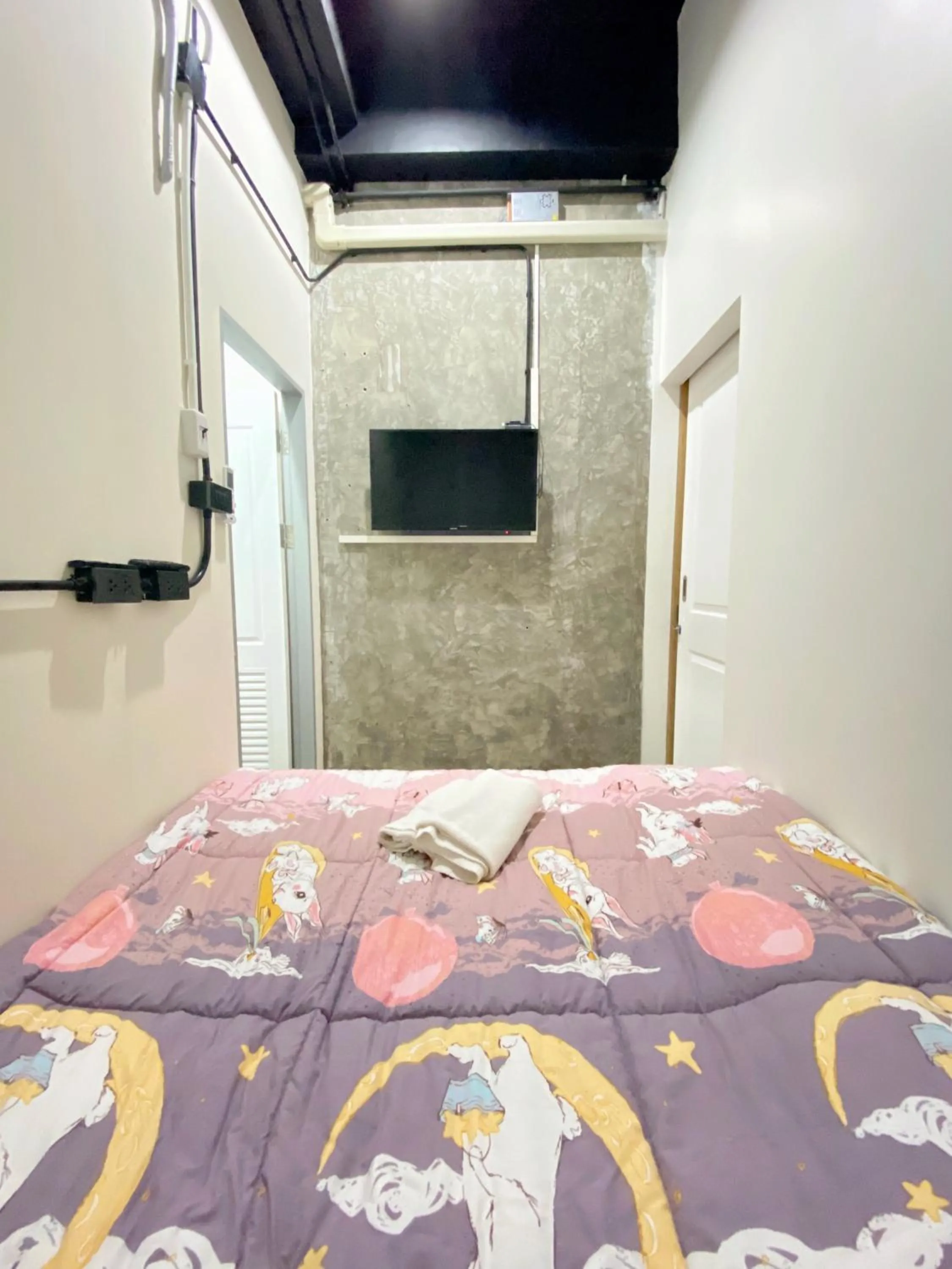 Sleepbox Hostel Suratthani