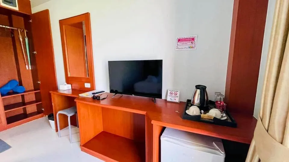 Coffee/tea facilities in CC Beach Resort