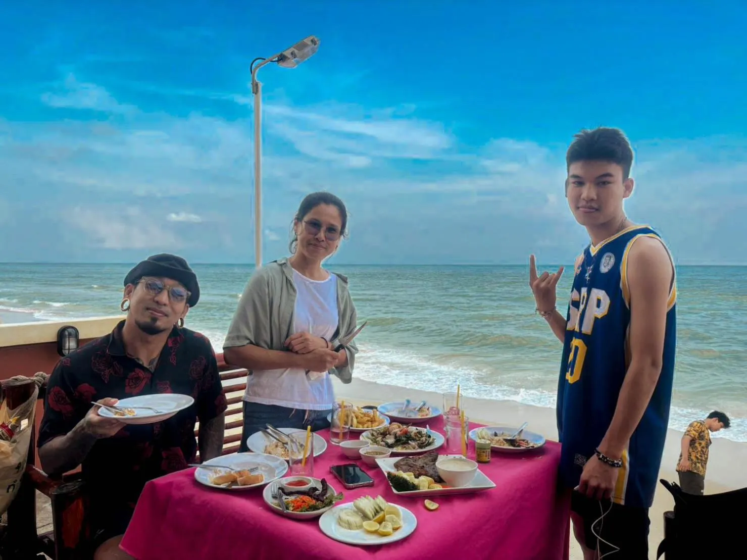 Restaurant/places to eat in CC Beach Resort