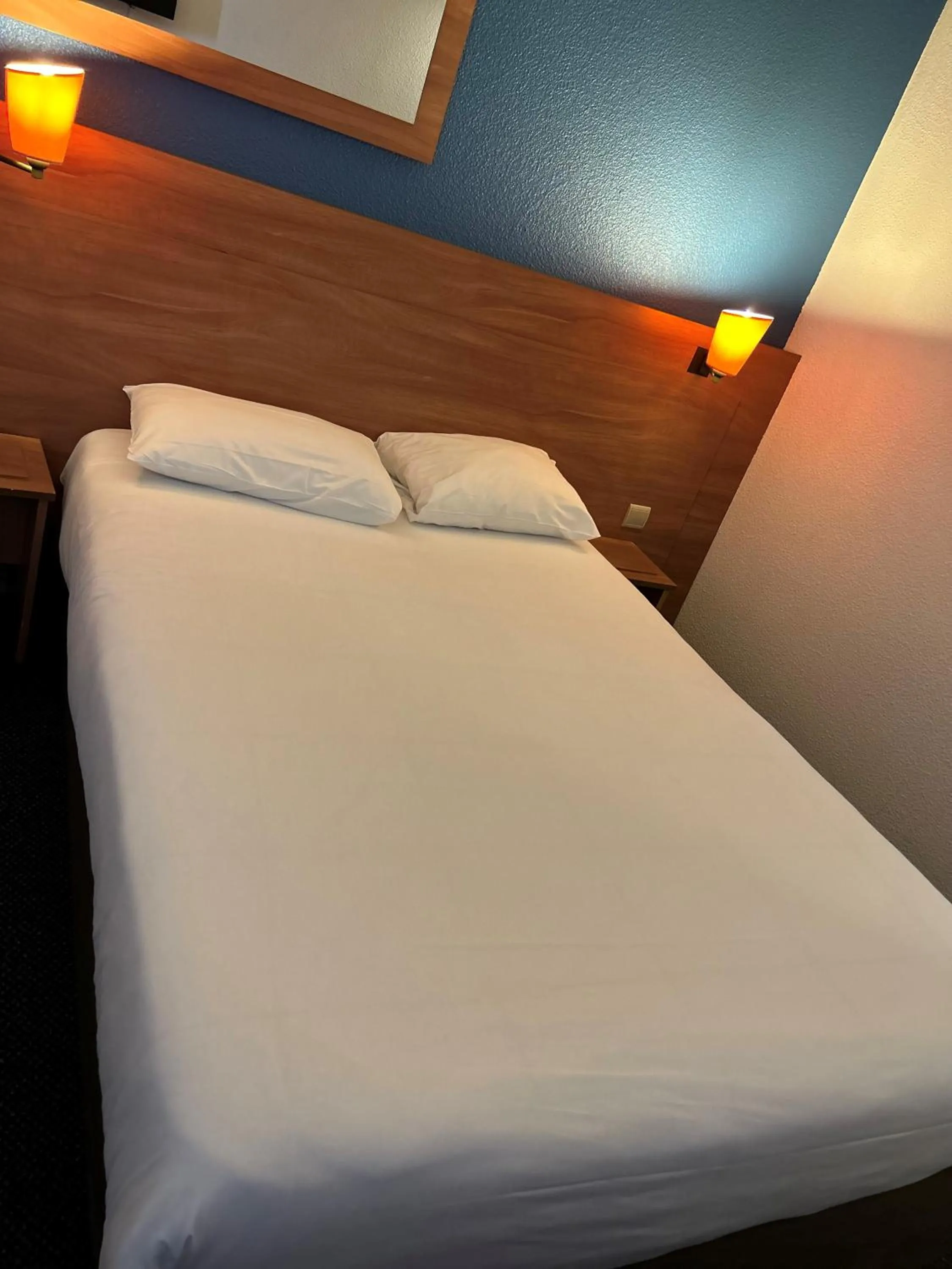 Bedroom, Bed in Kyriad Marne-La-Vallée Torcy