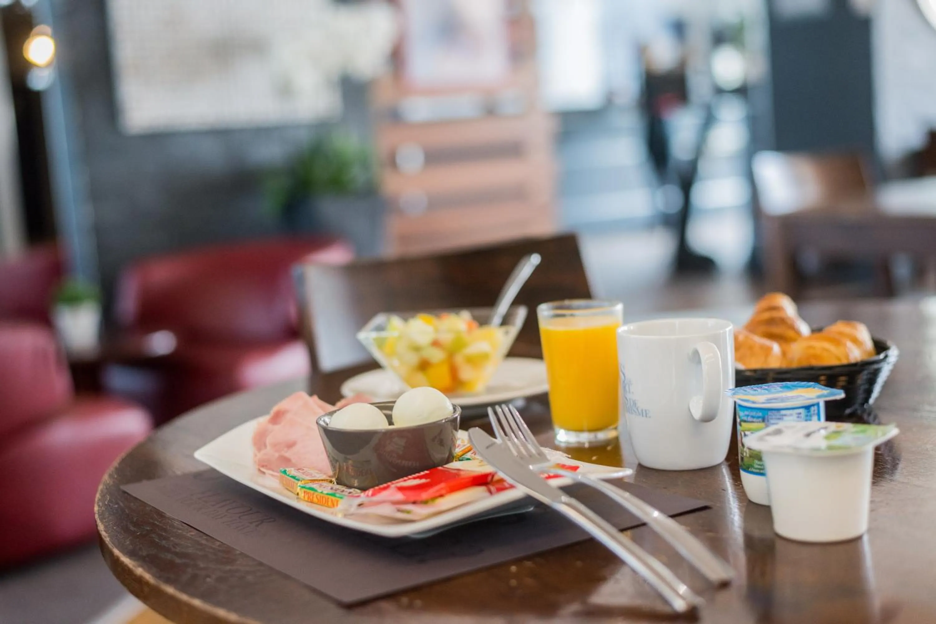 Buffet breakfast in Kyriad Marne-La-Vallée Torcy