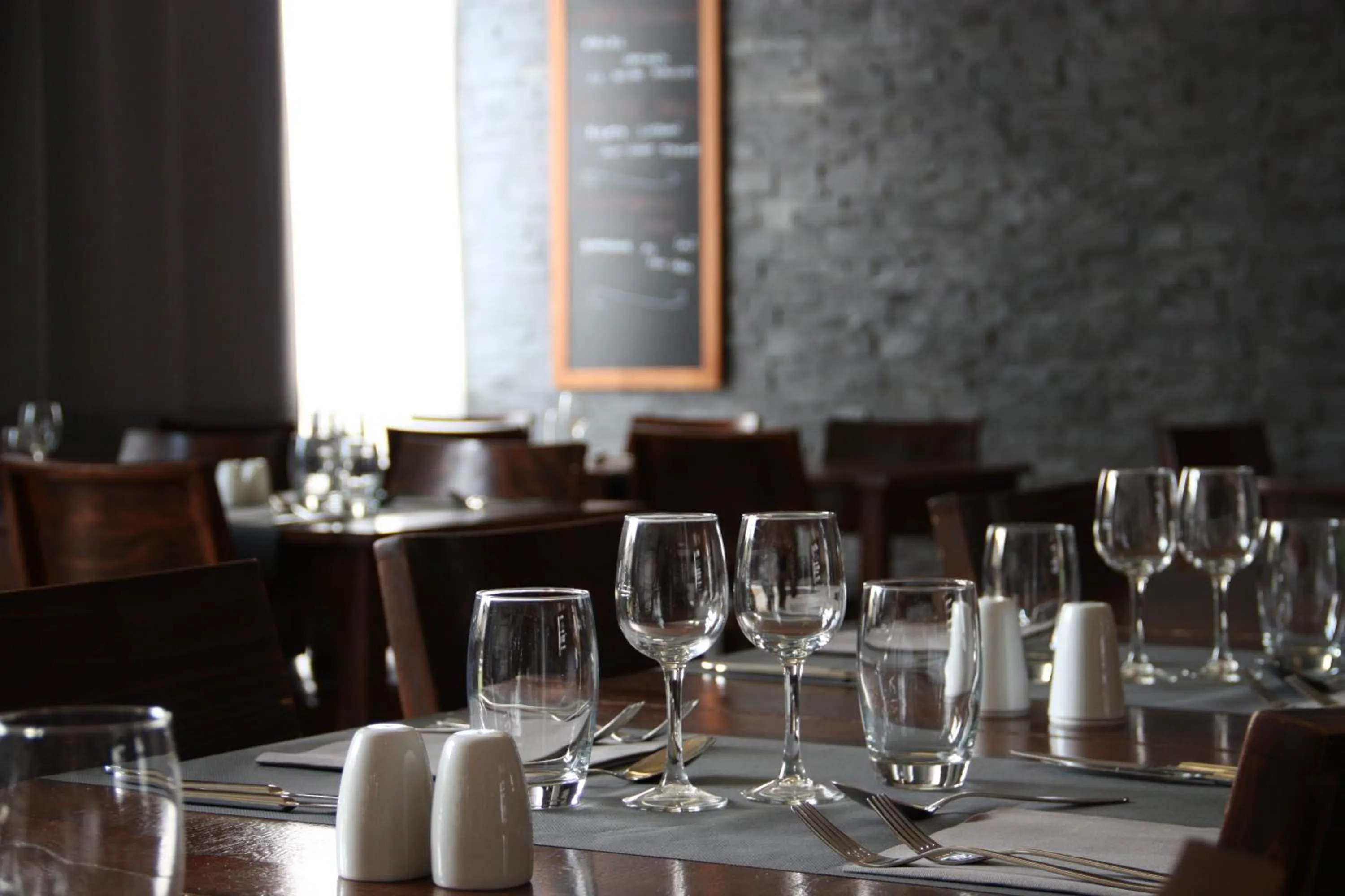 Restaurant/places to eat in Kyriad Marne-La-Vallée Torcy