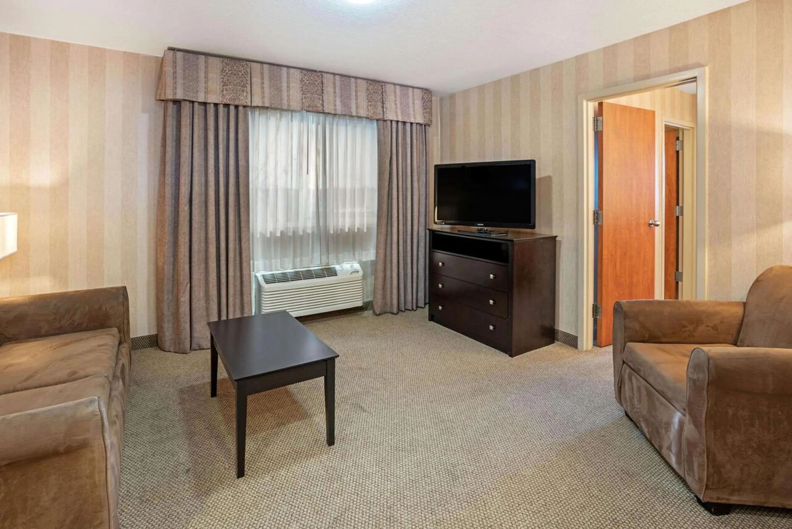 Photo of the whole room in La Quinta by Wyndham Boise Towne Square