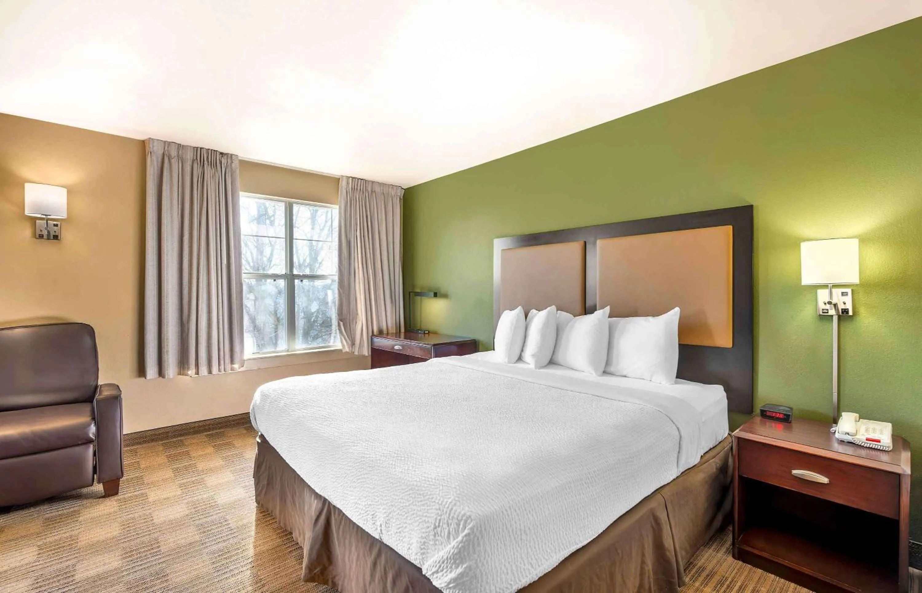 Bedroom, Bed in Extended Stay America Suites - Columbus - Polaris