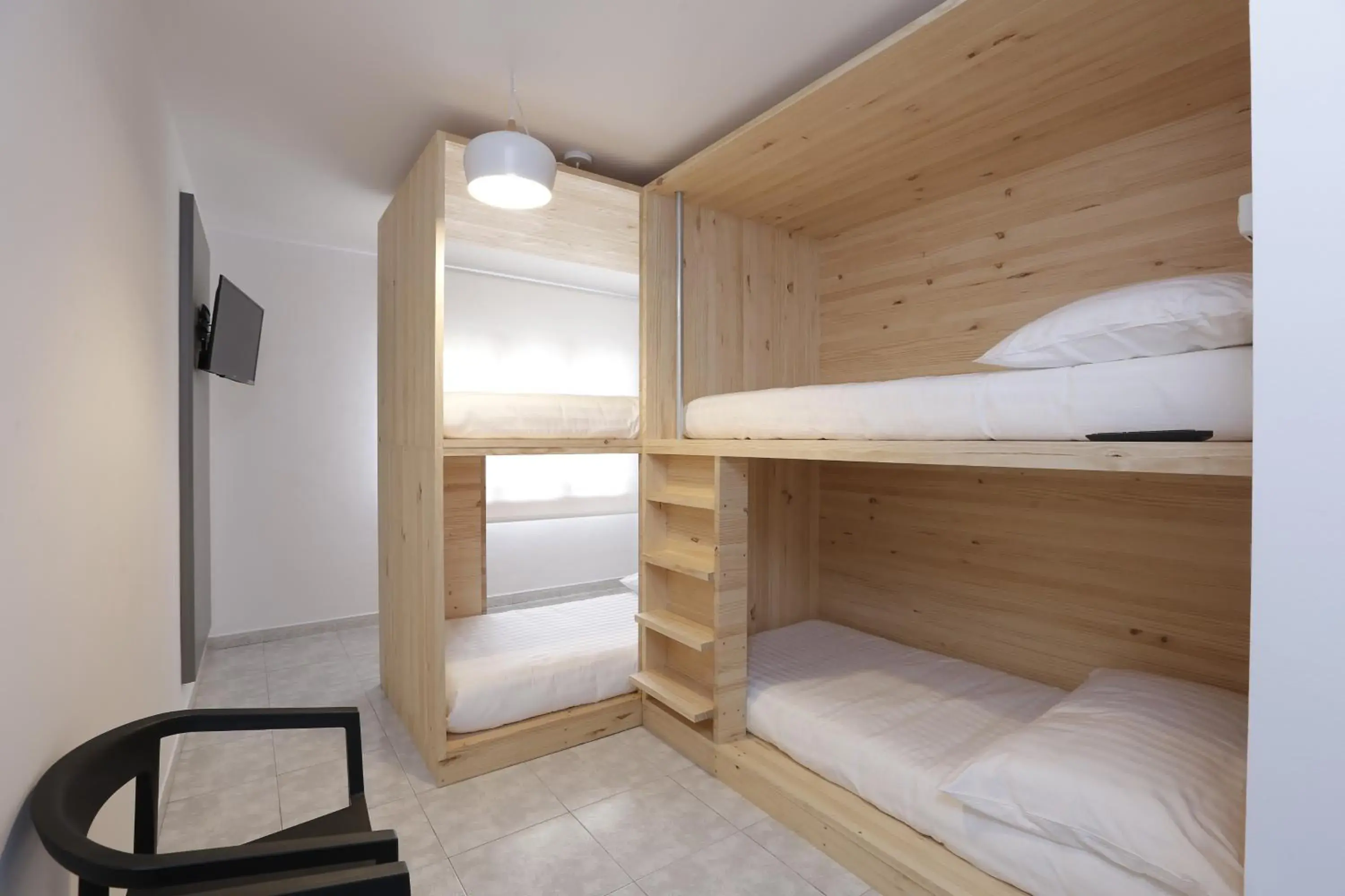 Quadruple Room with Private Bathroom in Pensión Dorotea Quadruple Room with Private Bathroom in Pensión Dorotea