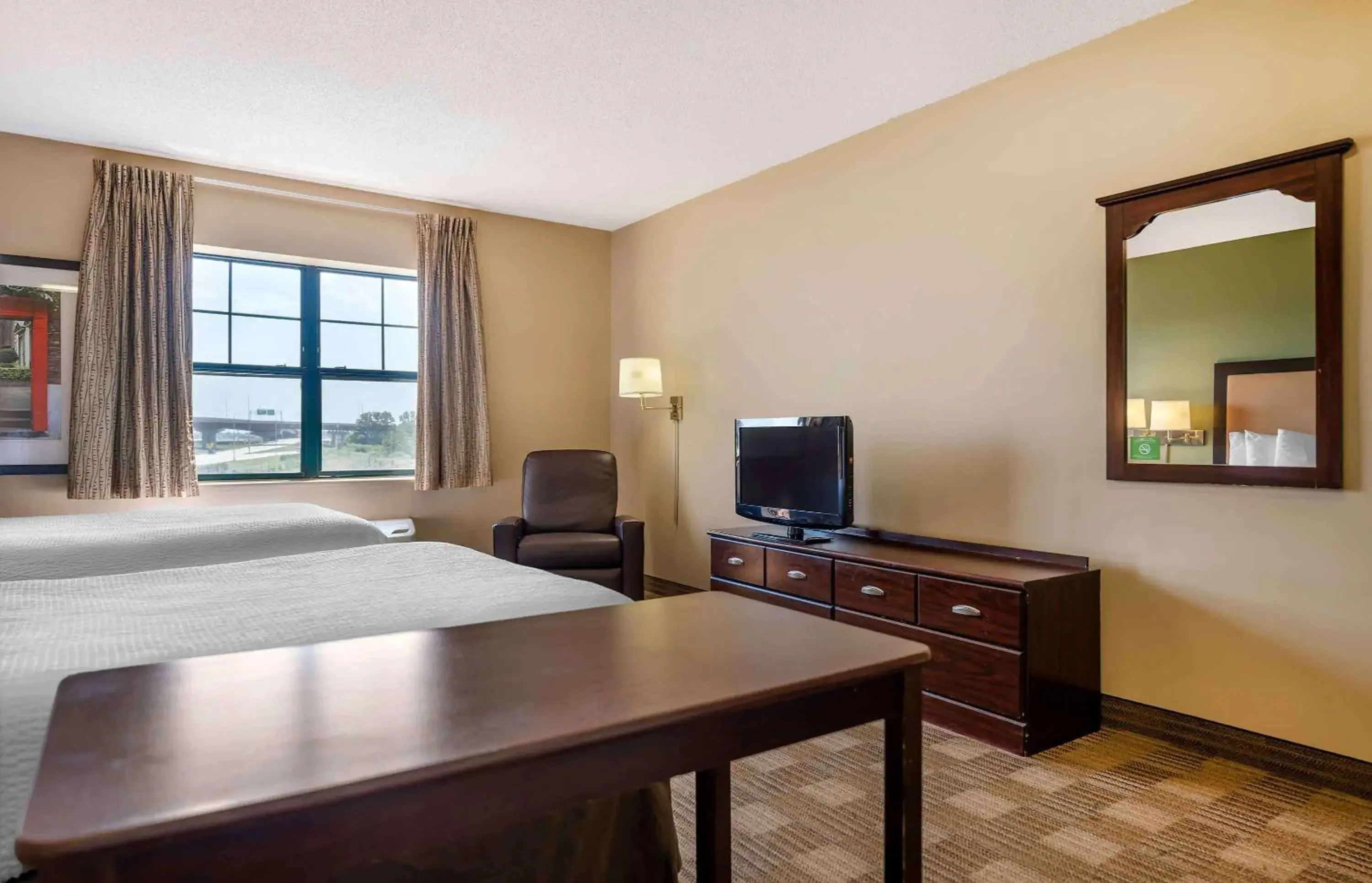 Studio with 2 Double Beds - Non-Smoking in Extended Stay America Suites - Chicago - Itasca Studio with 2 Double Beds - Non-Smoking in Extended Stay America Suites - Chicago - Itasca