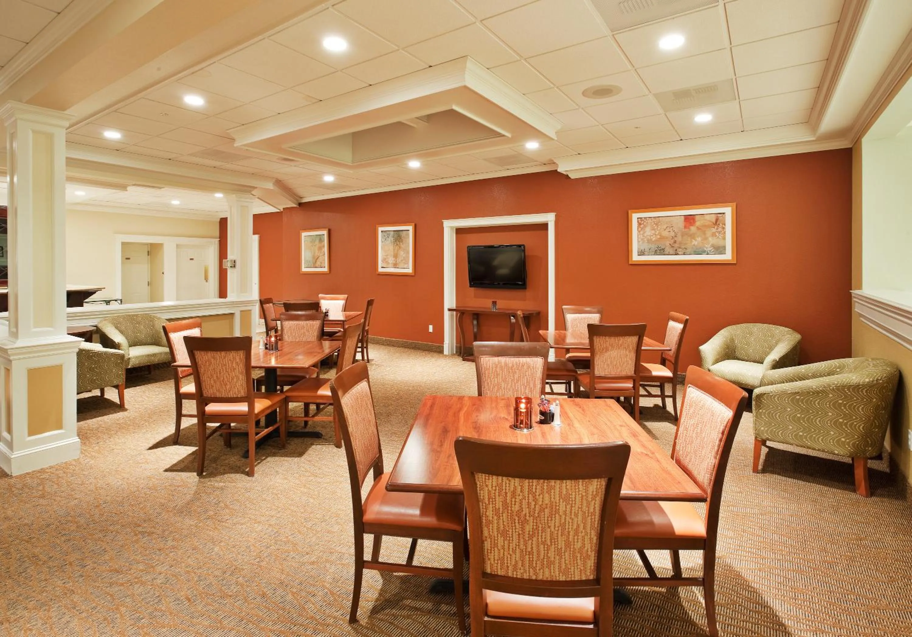 Restaurant/places to eat in Holiday Inn Redding by IHG