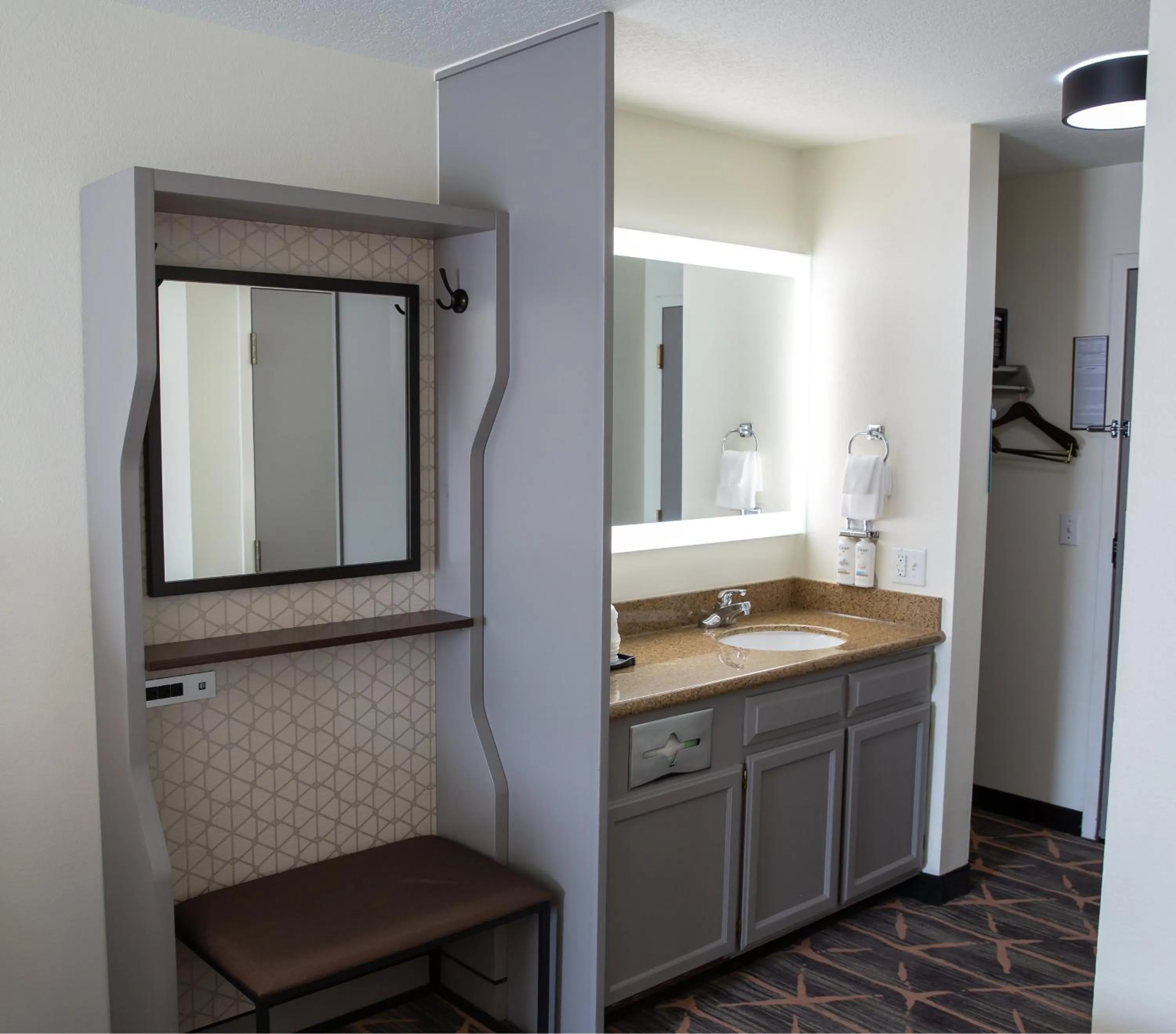 Photo of the whole room in Holiday Inn Redding by IHG