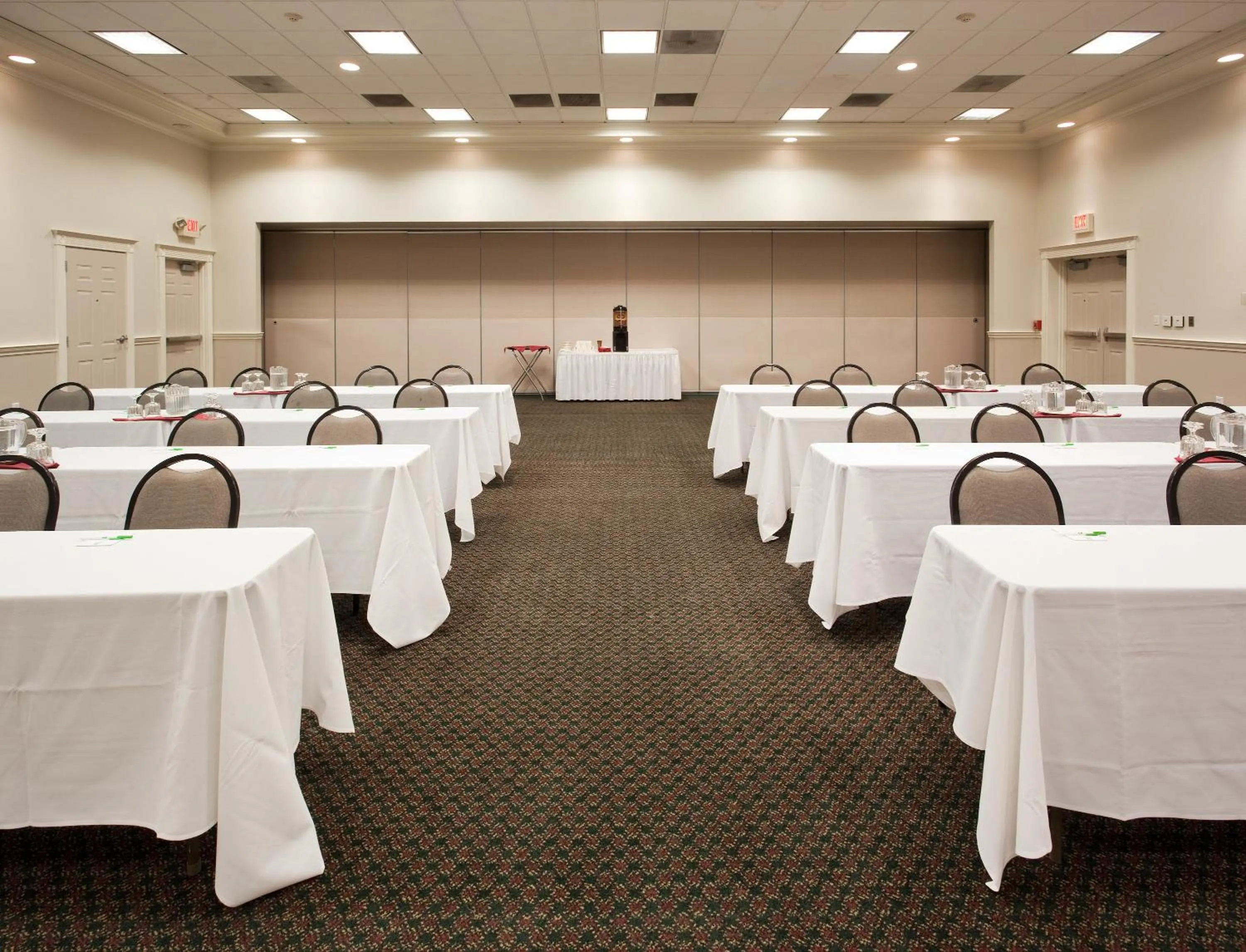 Meeting/conference room in Holiday Inn Redding by IHG