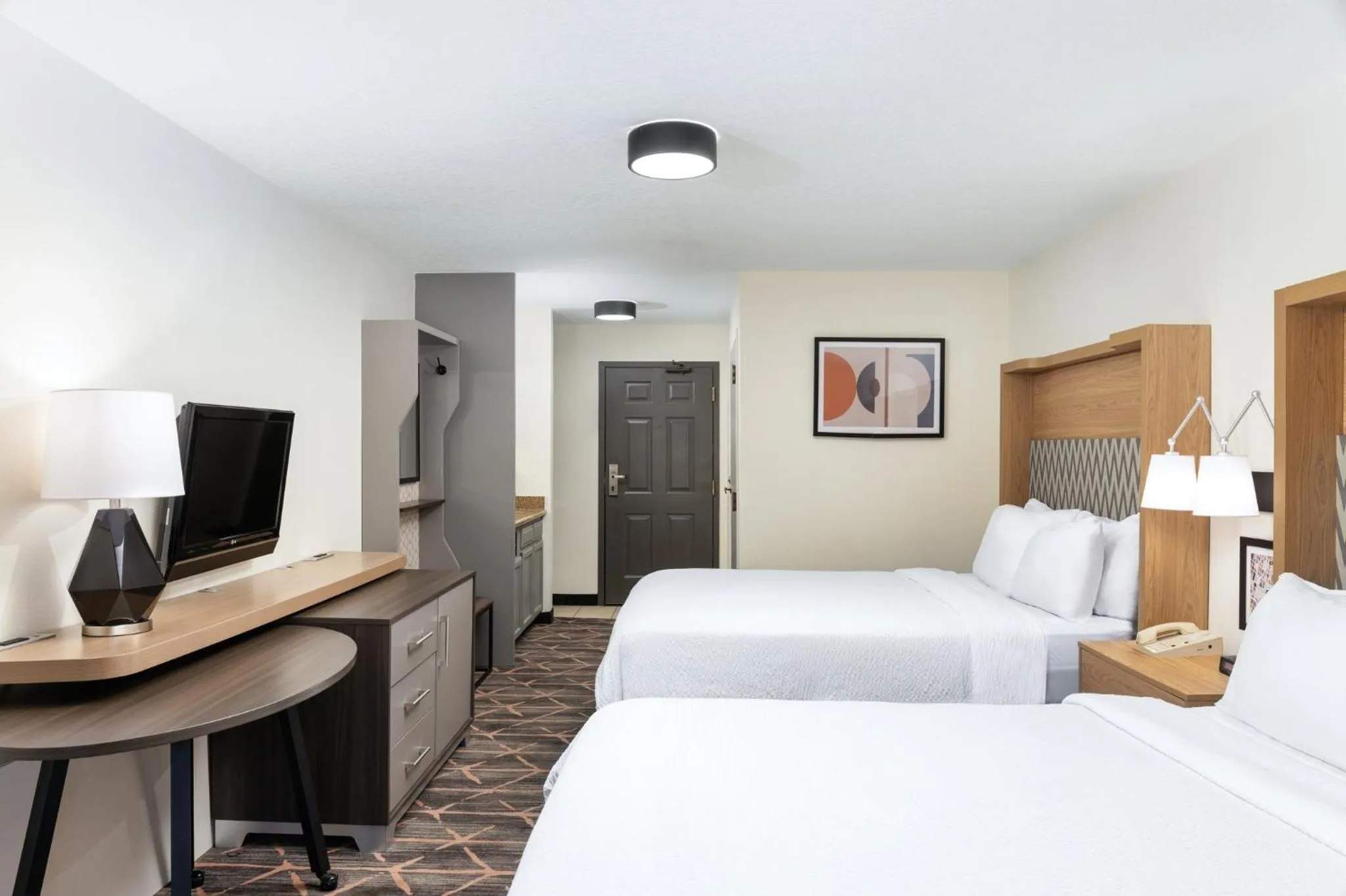 Photo of the whole room, Bed in Holiday Inn Redding by IHG