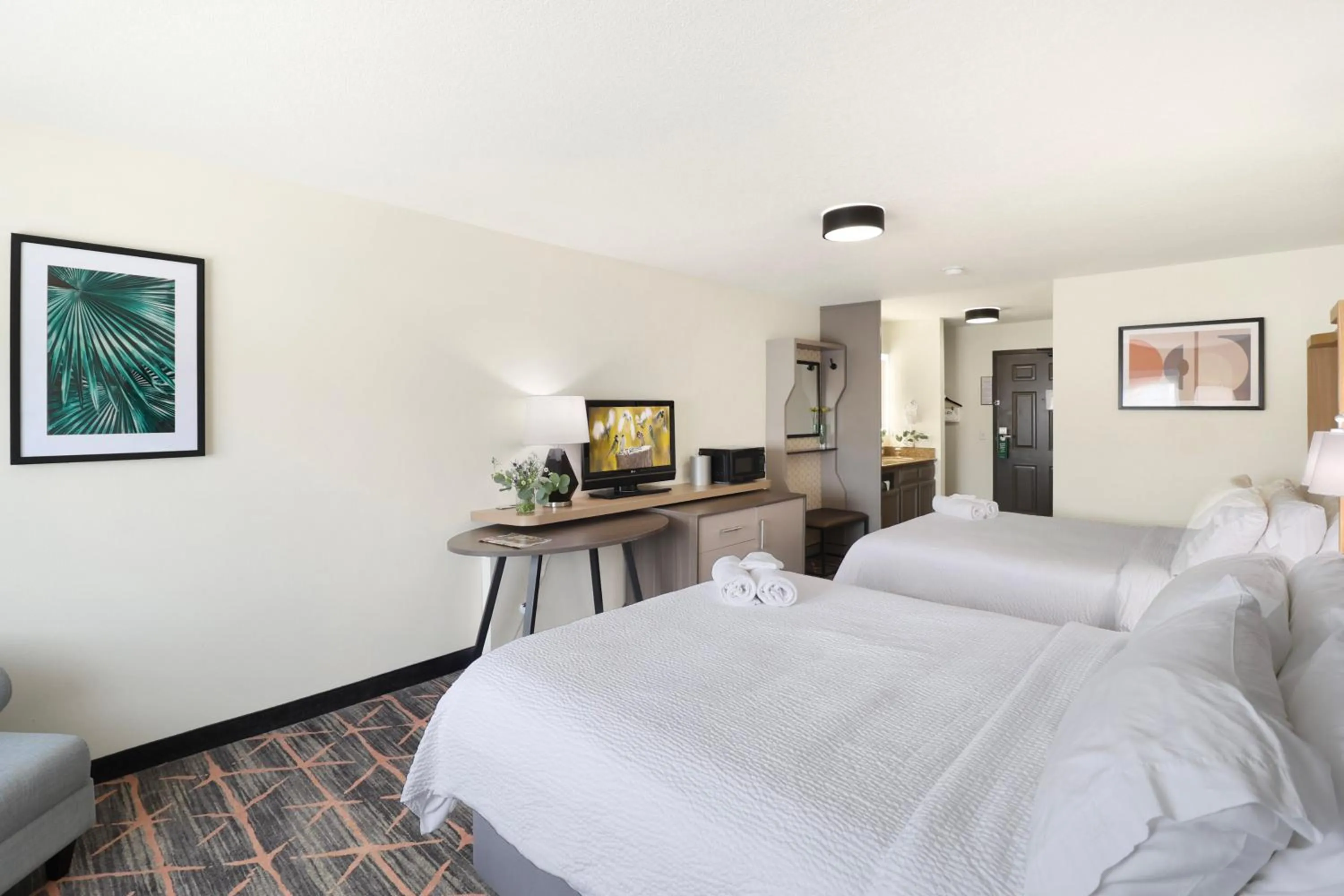 Bed in Holiday Inn Redding by IHG