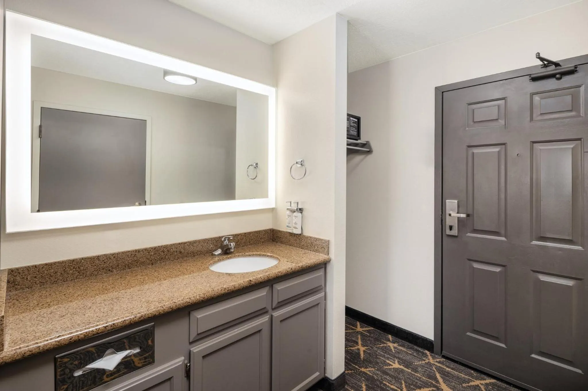 Photo of the whole room in Holiday Inn Redding by IHG