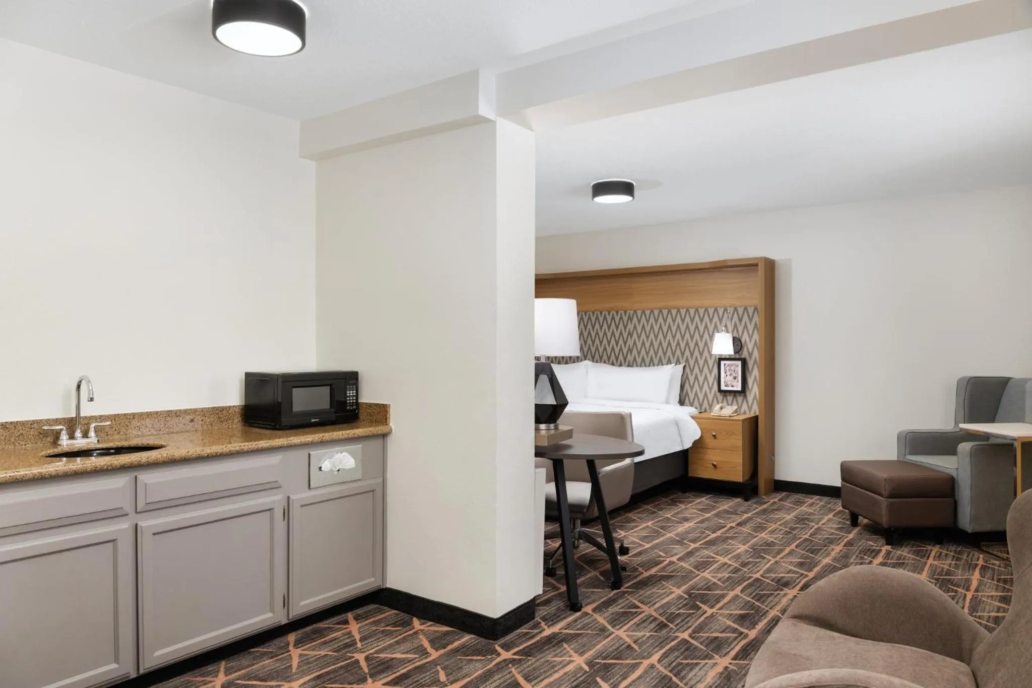 Photo of the whole room, Bed in Holiday Inn Redding by IHG
