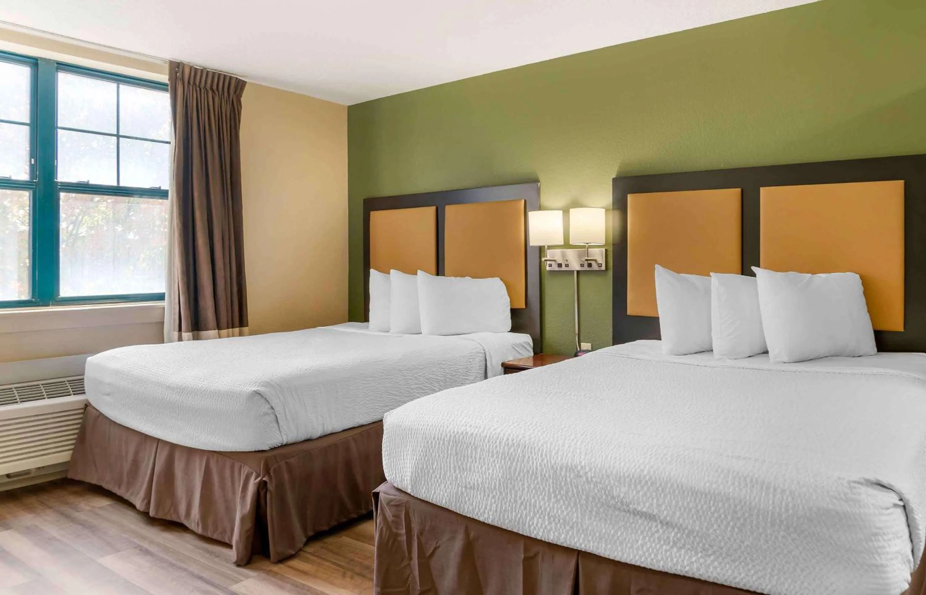 Bedroom, Bed in Extended Stay America Select Suites - Detroit - Novi - Haggerty Road