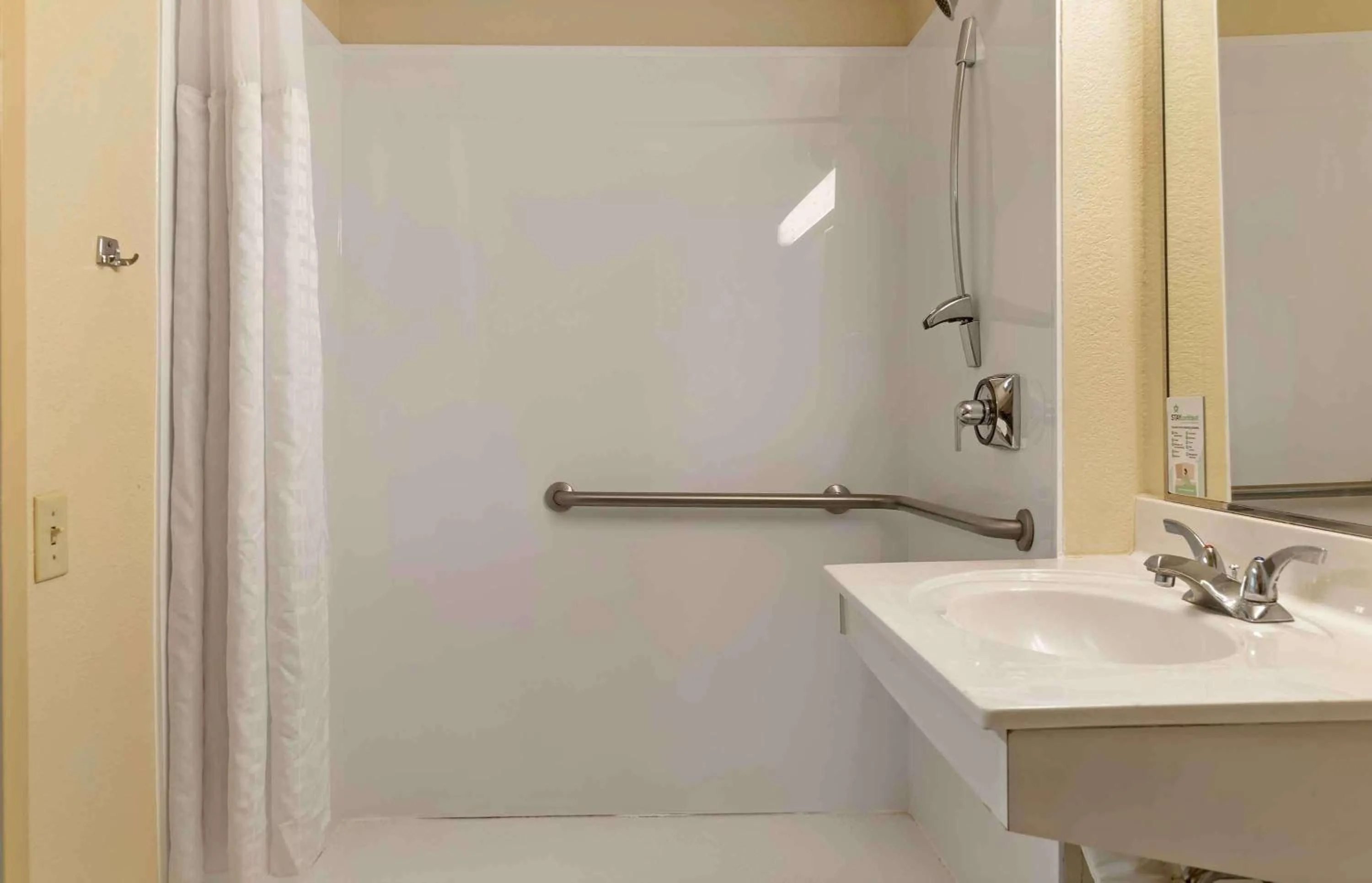 Bathroom in Extended Stay America Select Suites - Detroit - Novi - Haggerty Road