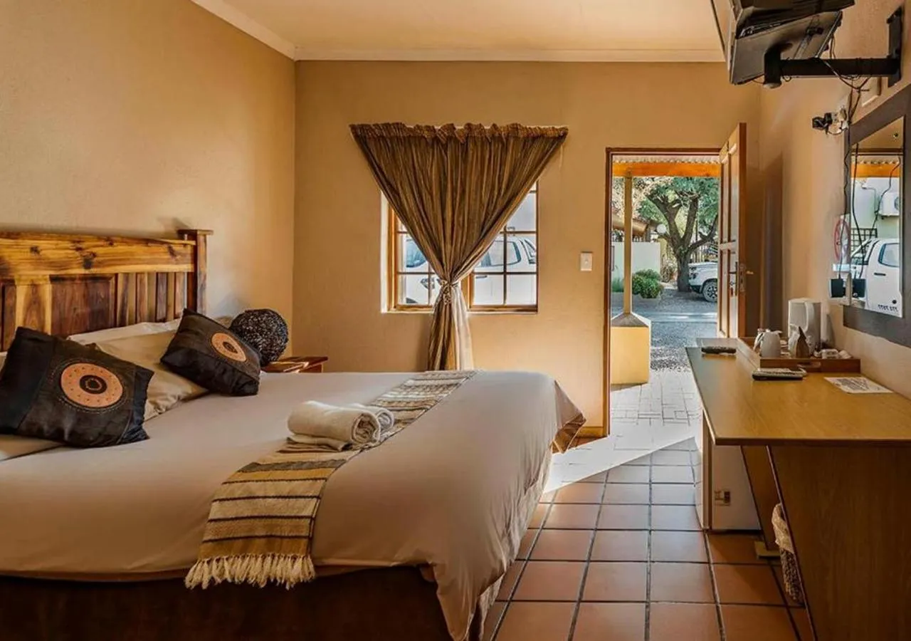 Bedroom, Bed in Kuruman Hotel
