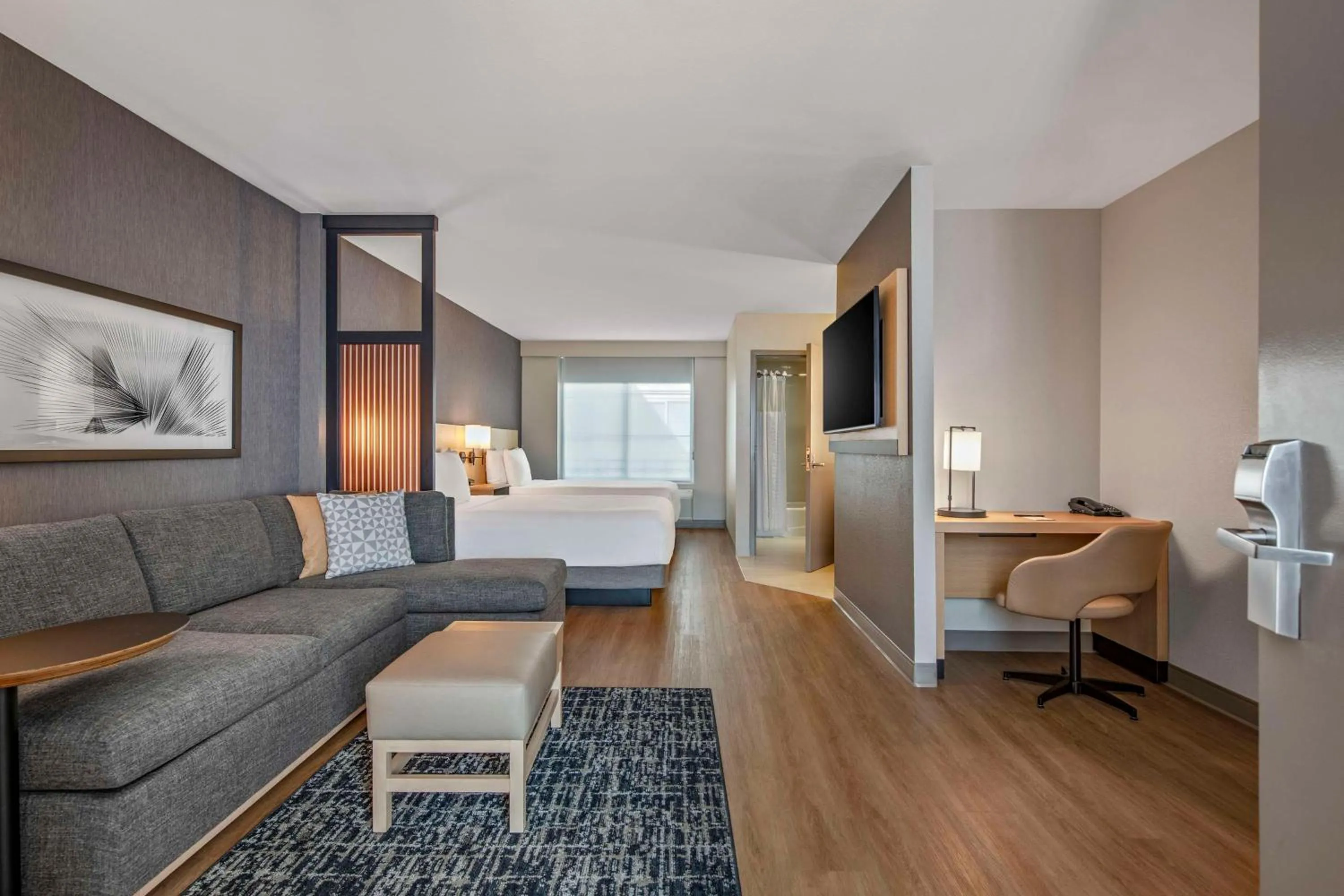 Bedroom in Hyatt Place Riverside Downtown