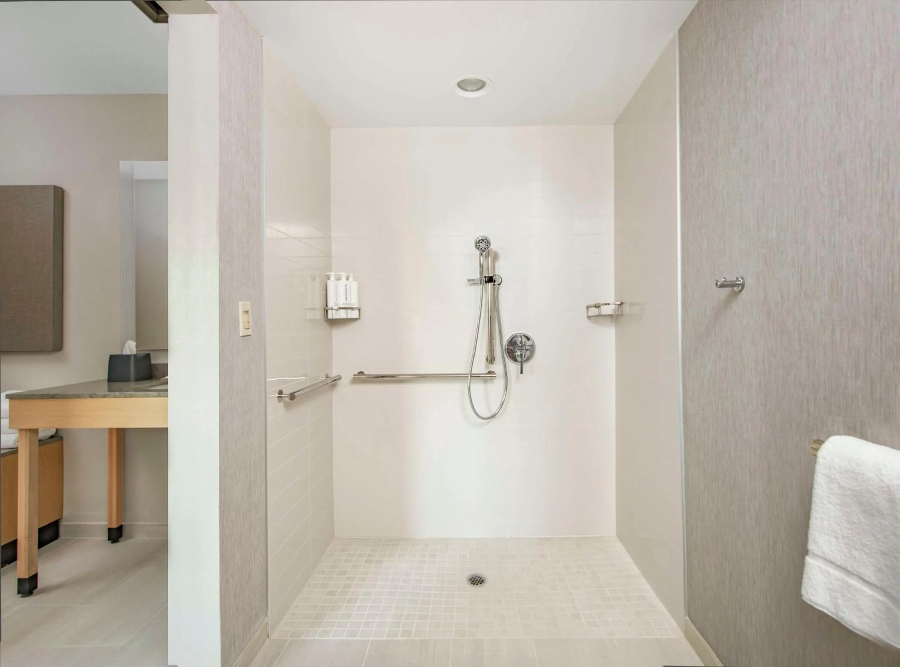 Bedroom in Hyatt Place Riverside Downtown