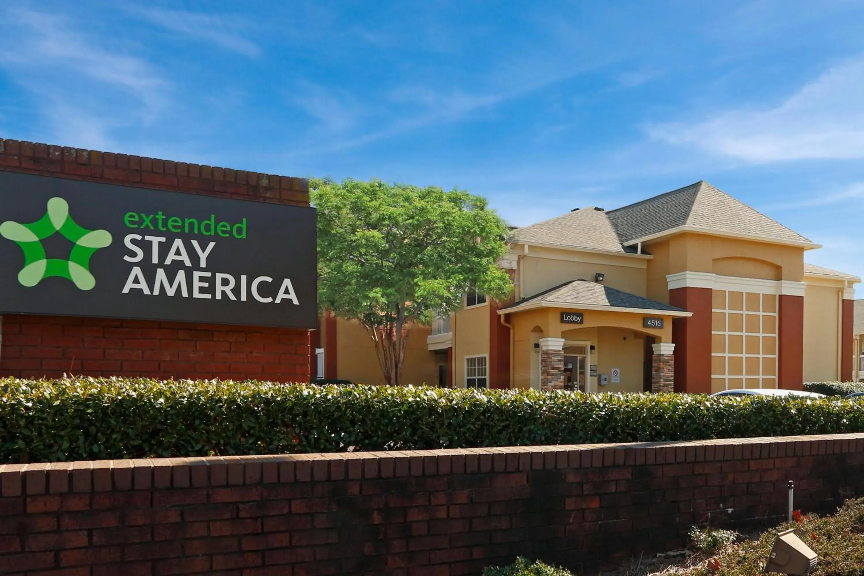 Property building in Extended Stay America Select Suites - Raleigh - Research Triangle Park - Hwy 55 Property building in Extended Stay America Select Suites - Raleigh - Research Triangle Park - Hwy 55