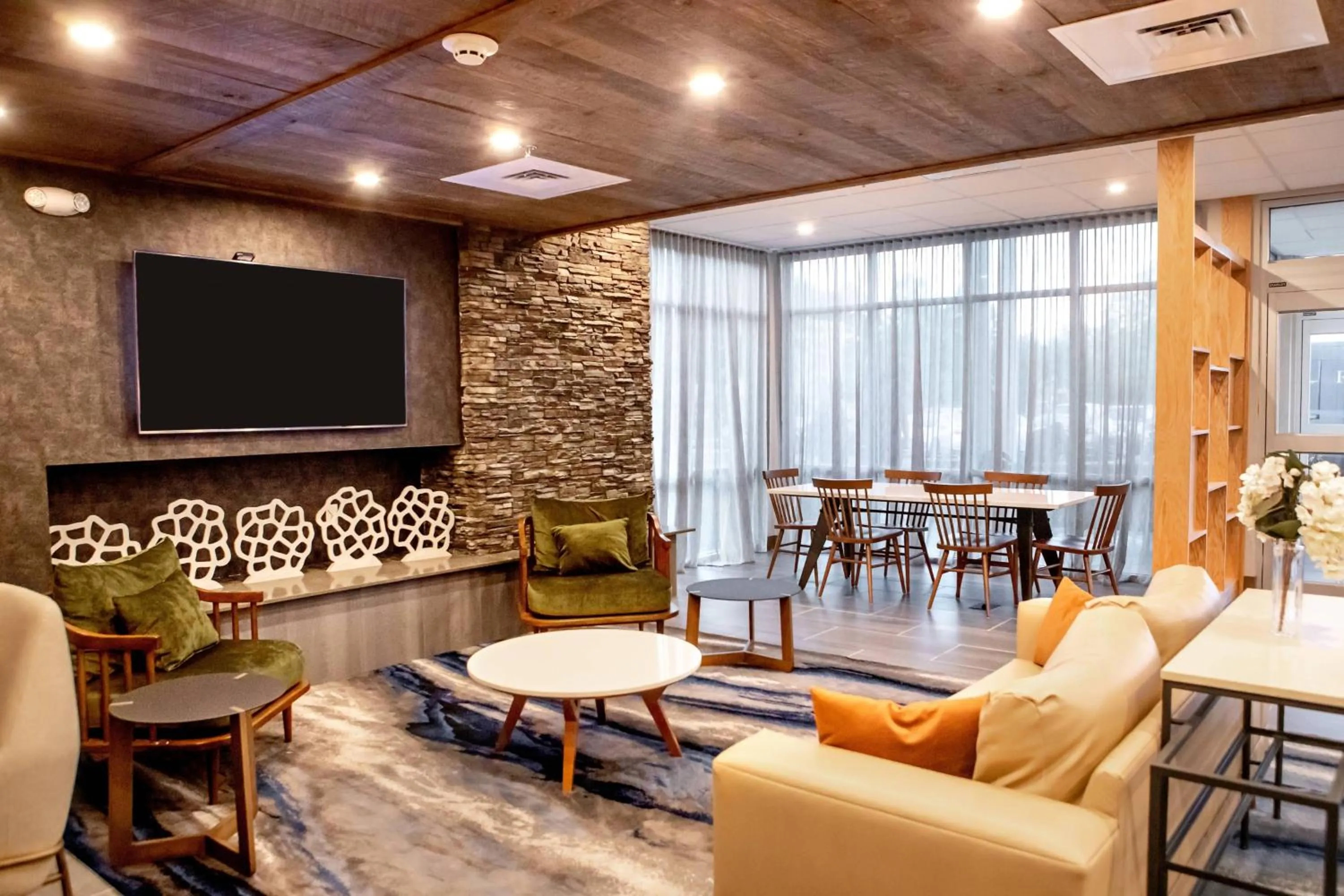 Lobby or reception in Fairfield Inn & Suites by Marriott Richmond Airport