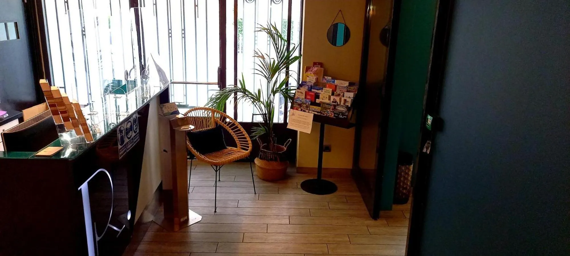 Lobby or reception in Hôtel Boutique Richelieu, Lyon Gare Part-Dieu