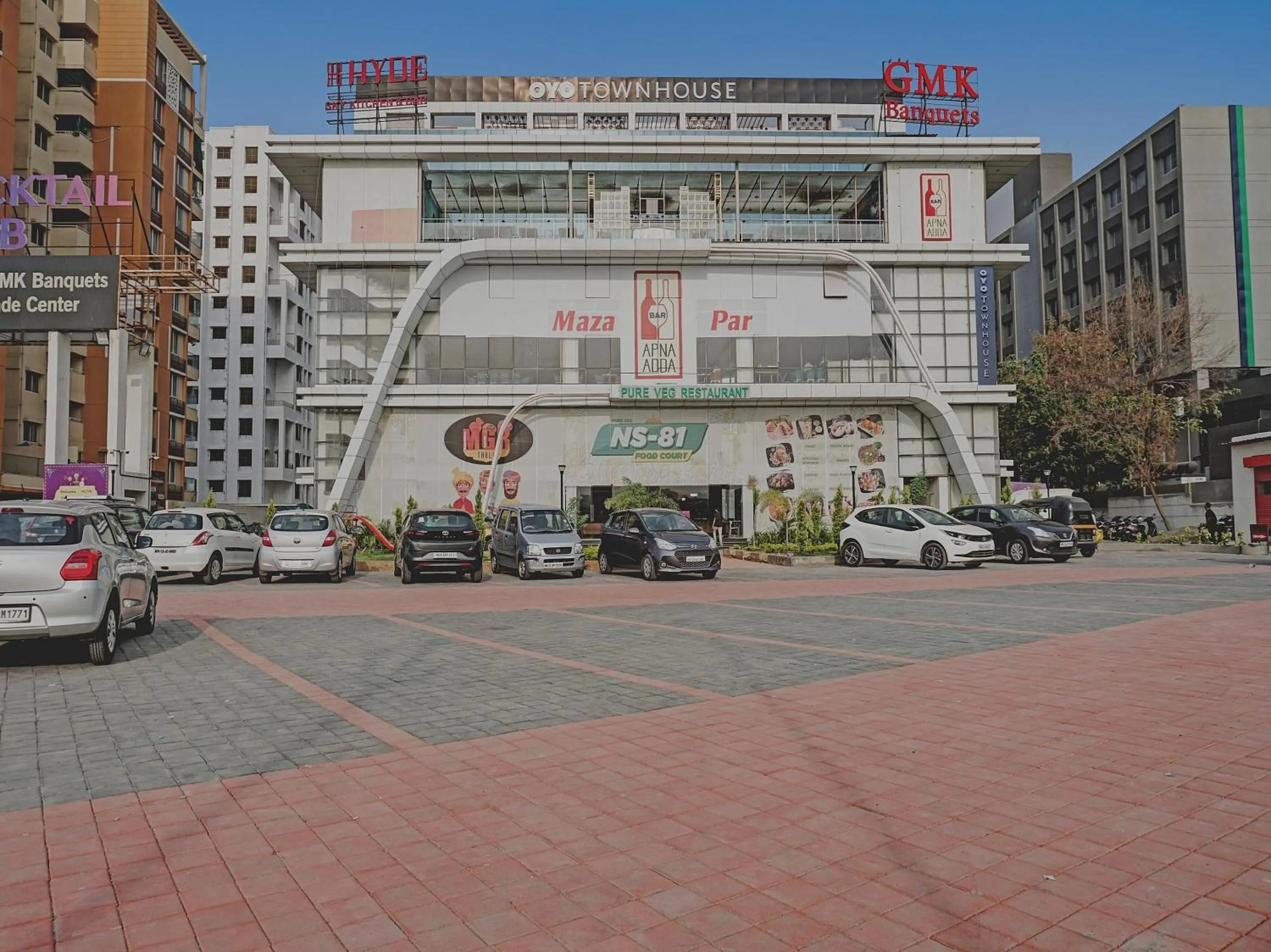 Facade/entrance in Super Townhouse Somani TC