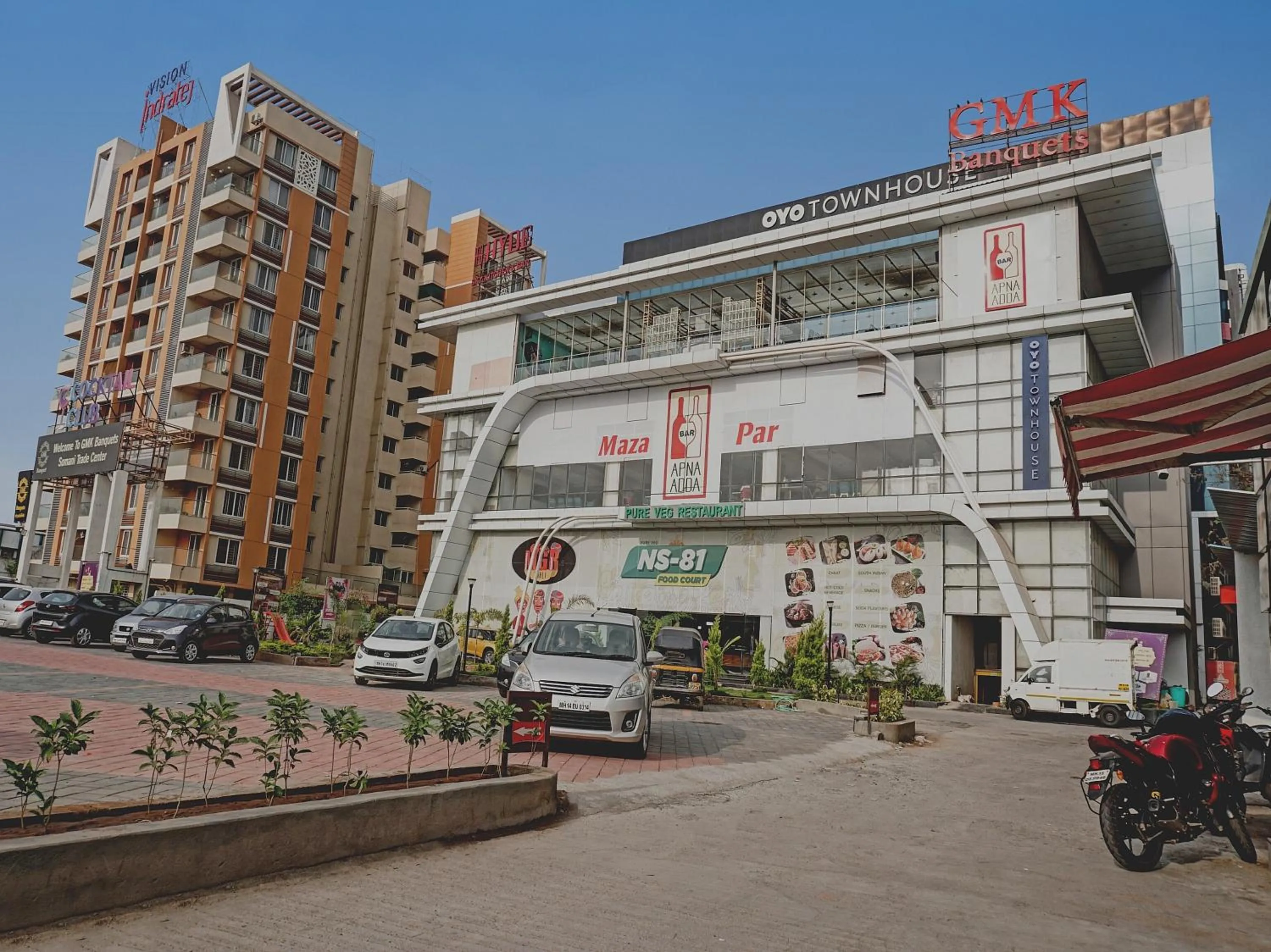 Facade/entrance in Townhouse Somani TC